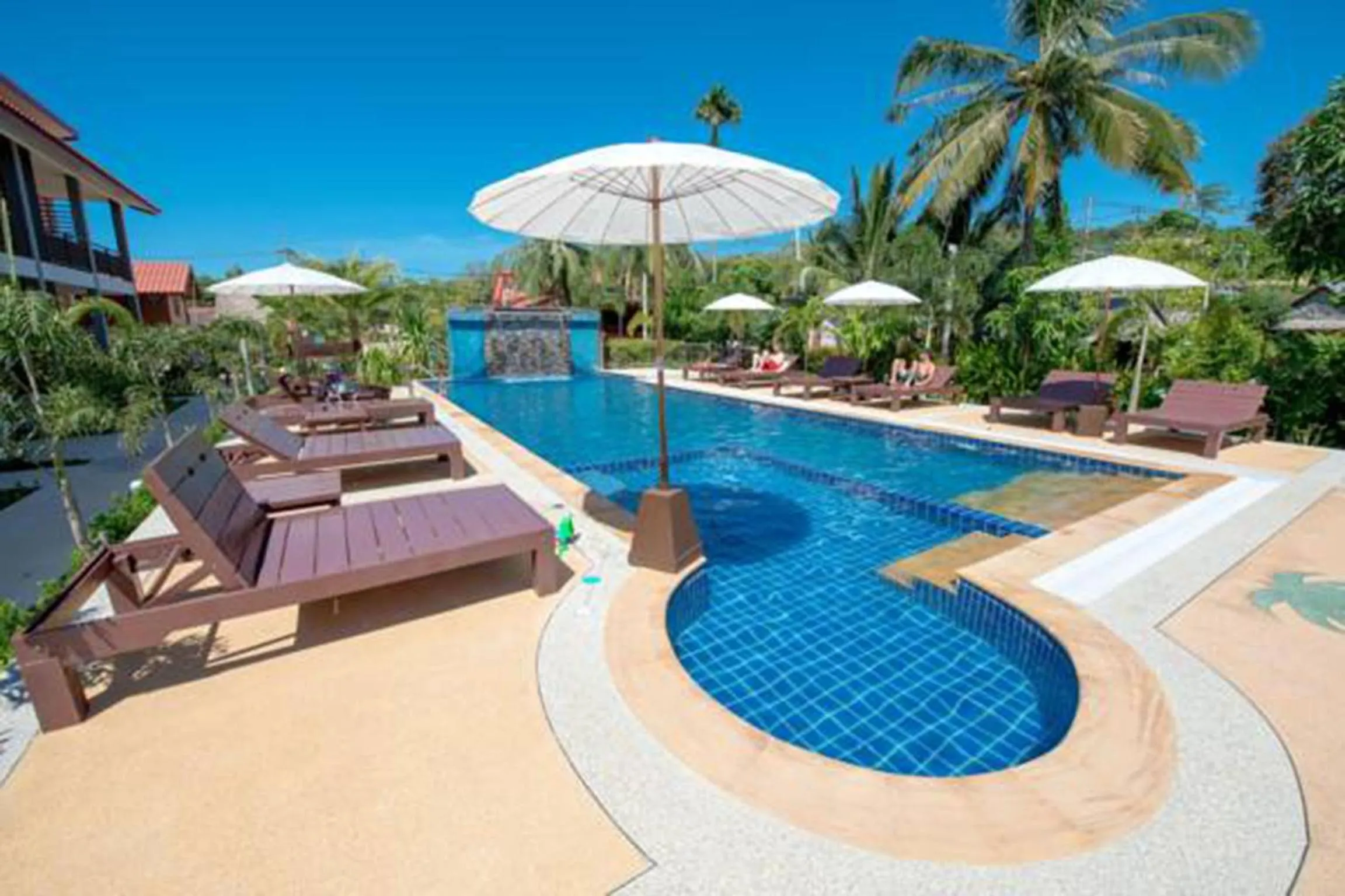 Pool view in Hatzanda Lanta Resort - SHA Extra Plus