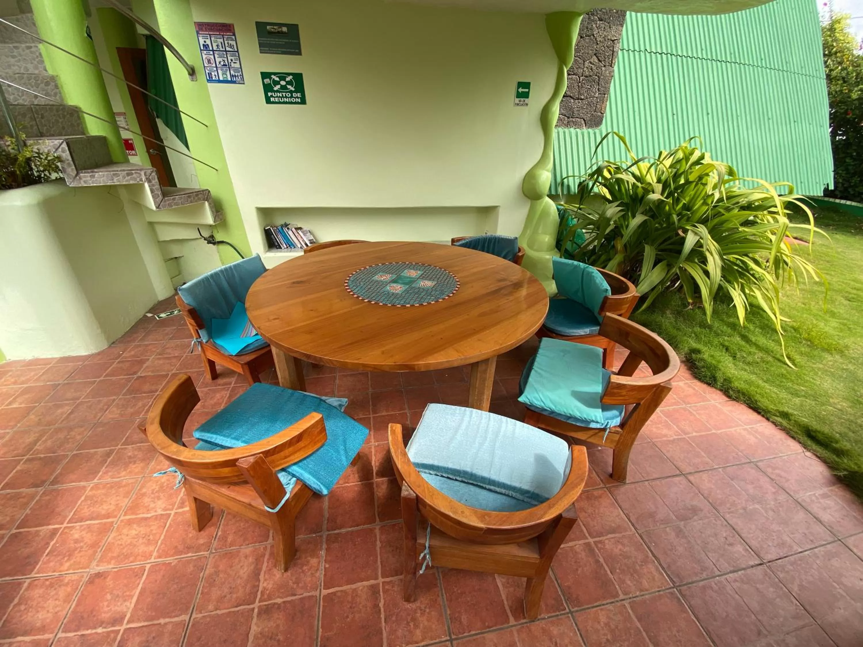 Dining Area in Hostal Casa Edén