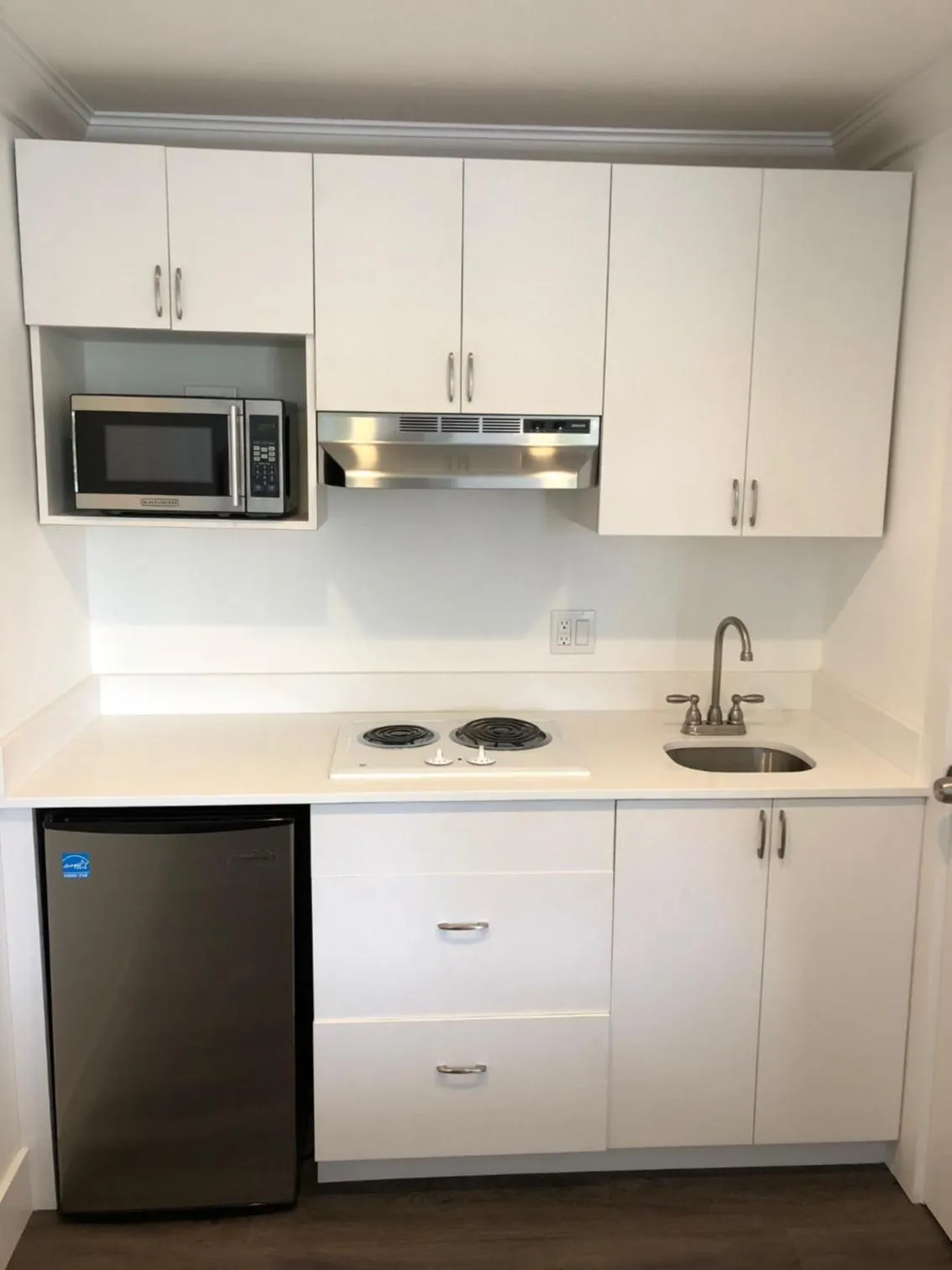 Kitchen or kitchenette in Spinnaker Inn of Naples