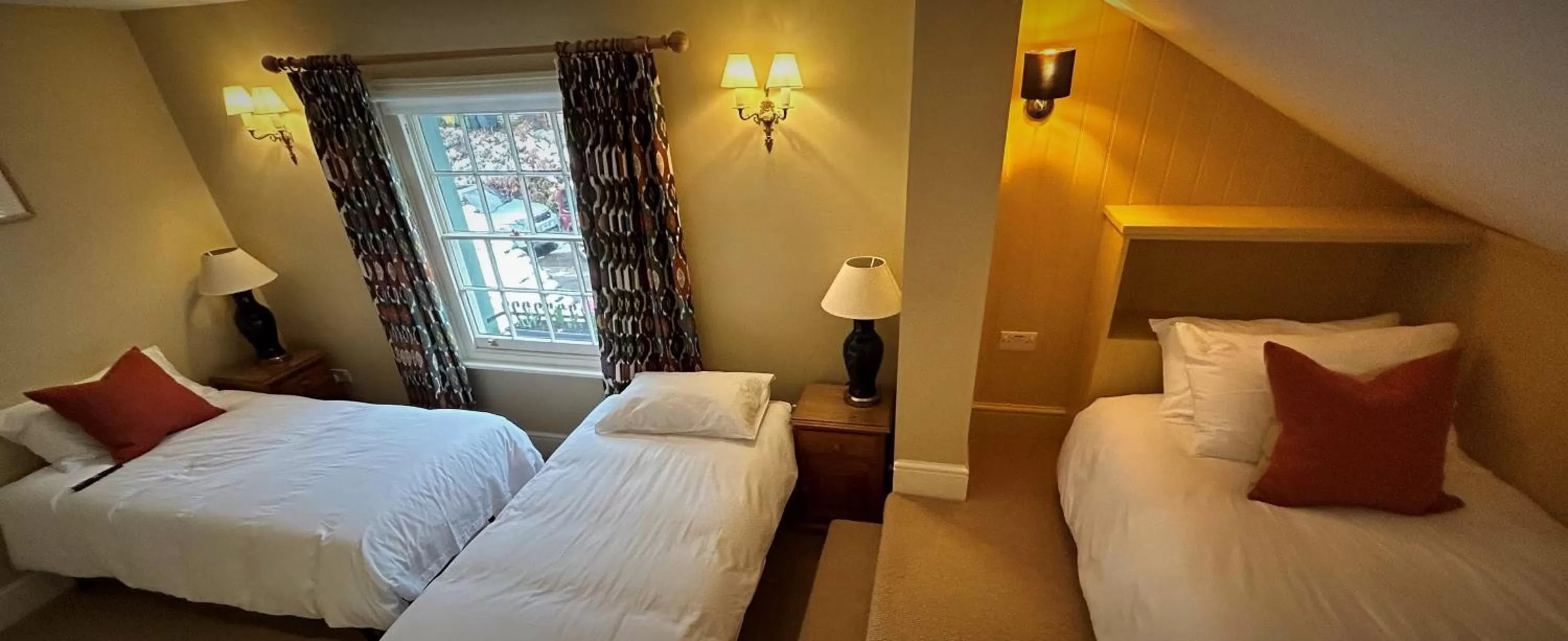 Property building, Bed in The Kings Head