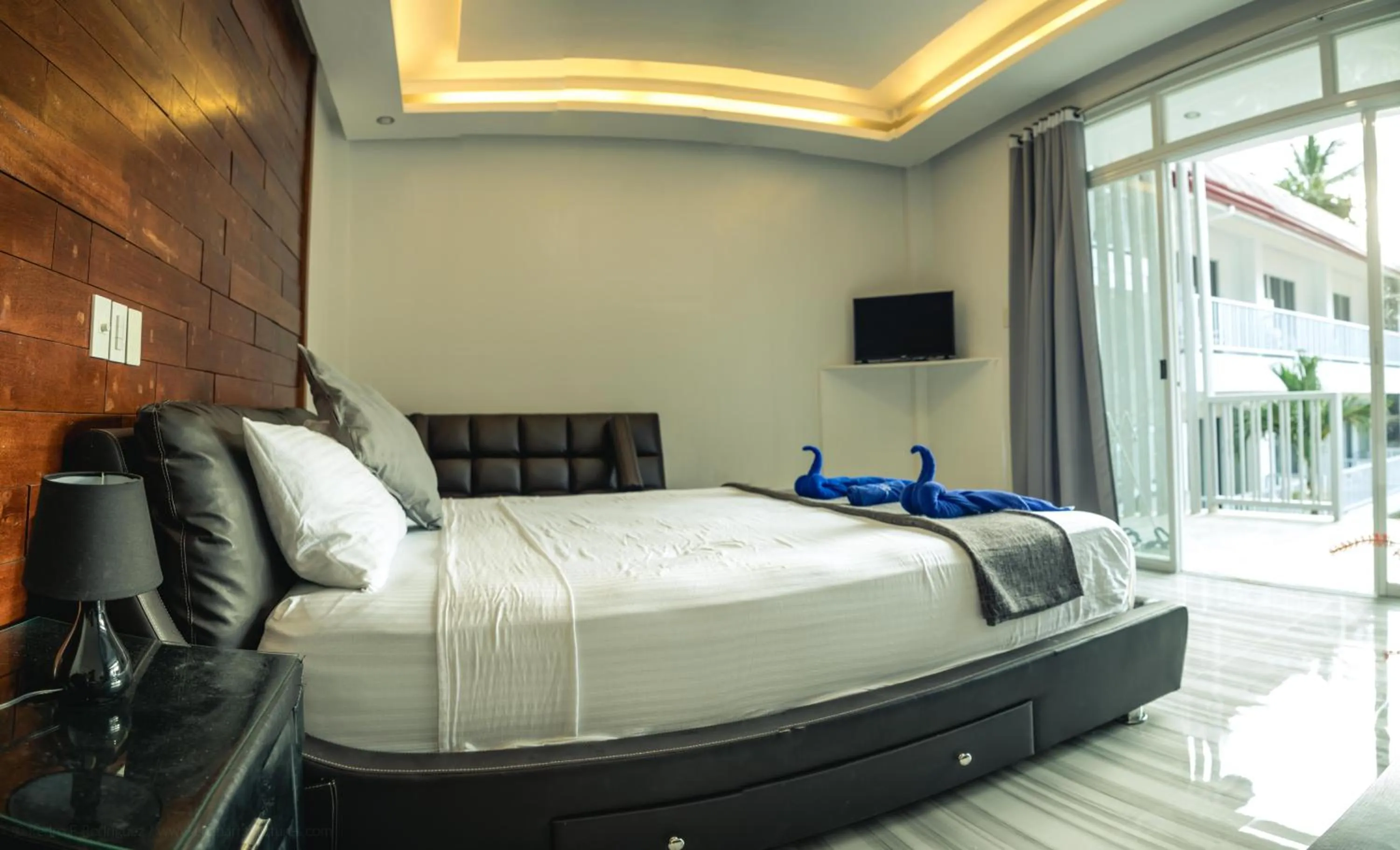 Bed in Stunning Republic