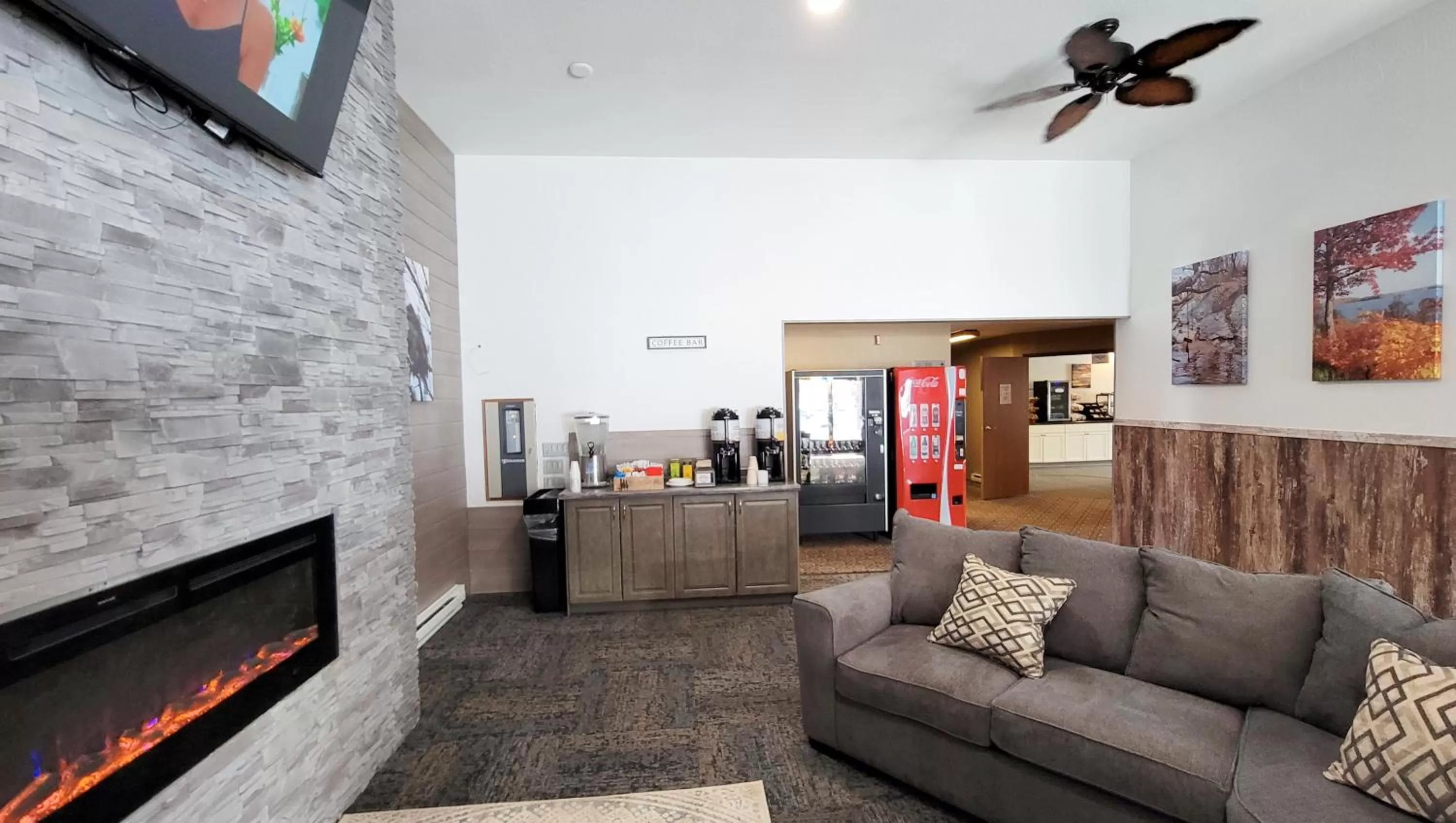 Lobby or reception in Jasper Ridge Inn Ishpeming
