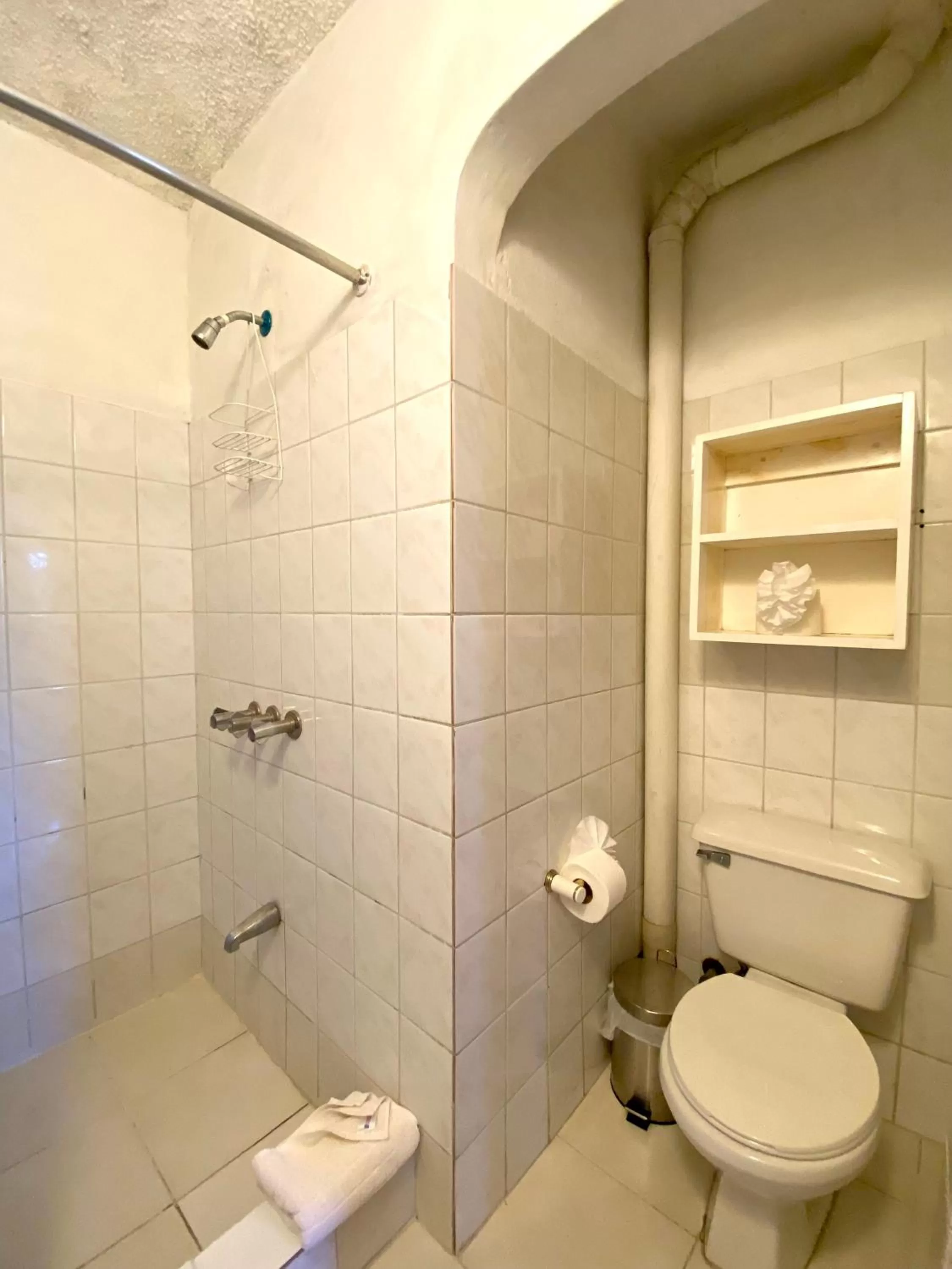 Bathroom in Hotel Alegria