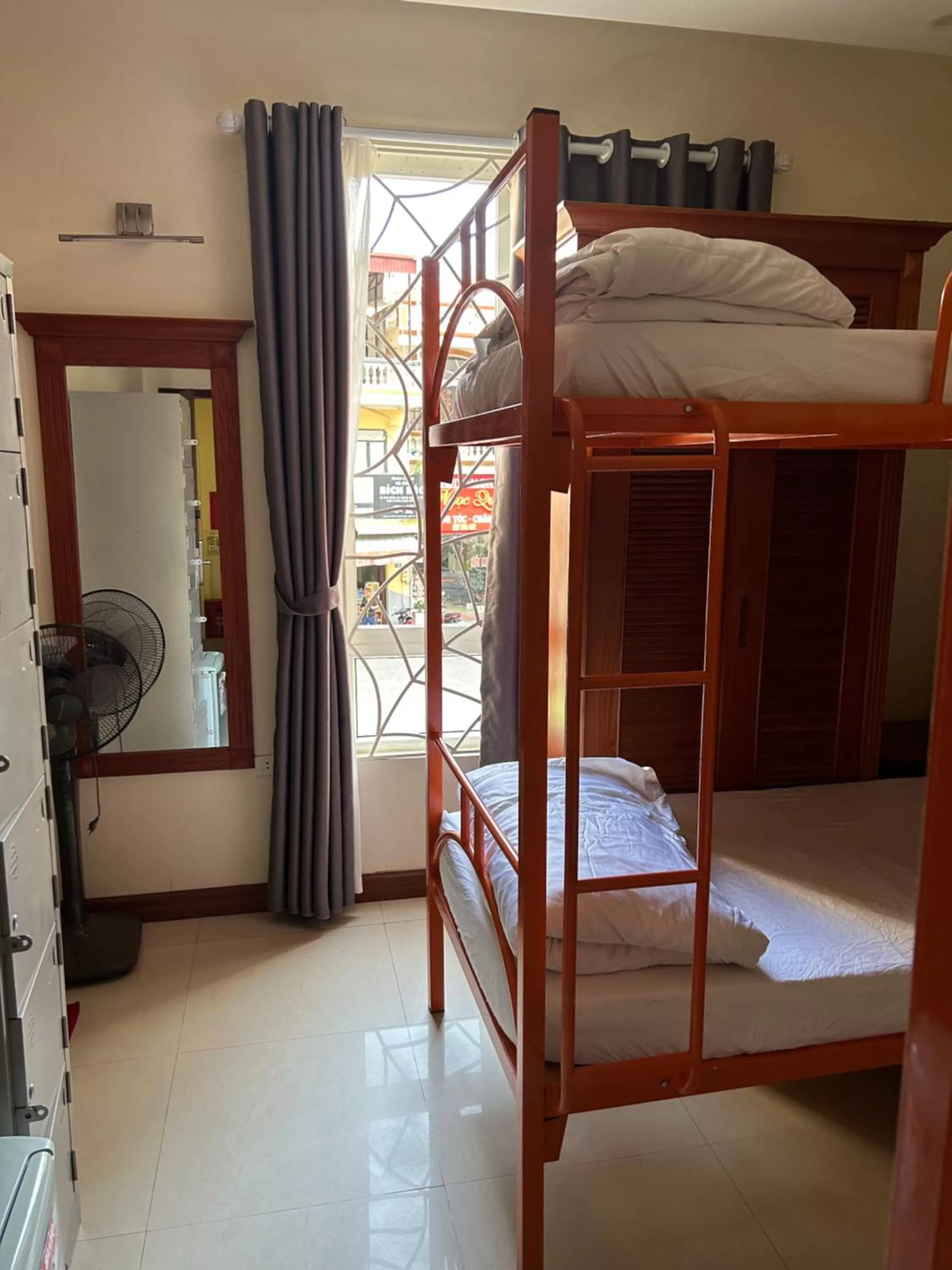 HaLong Starlight Inn & Travel