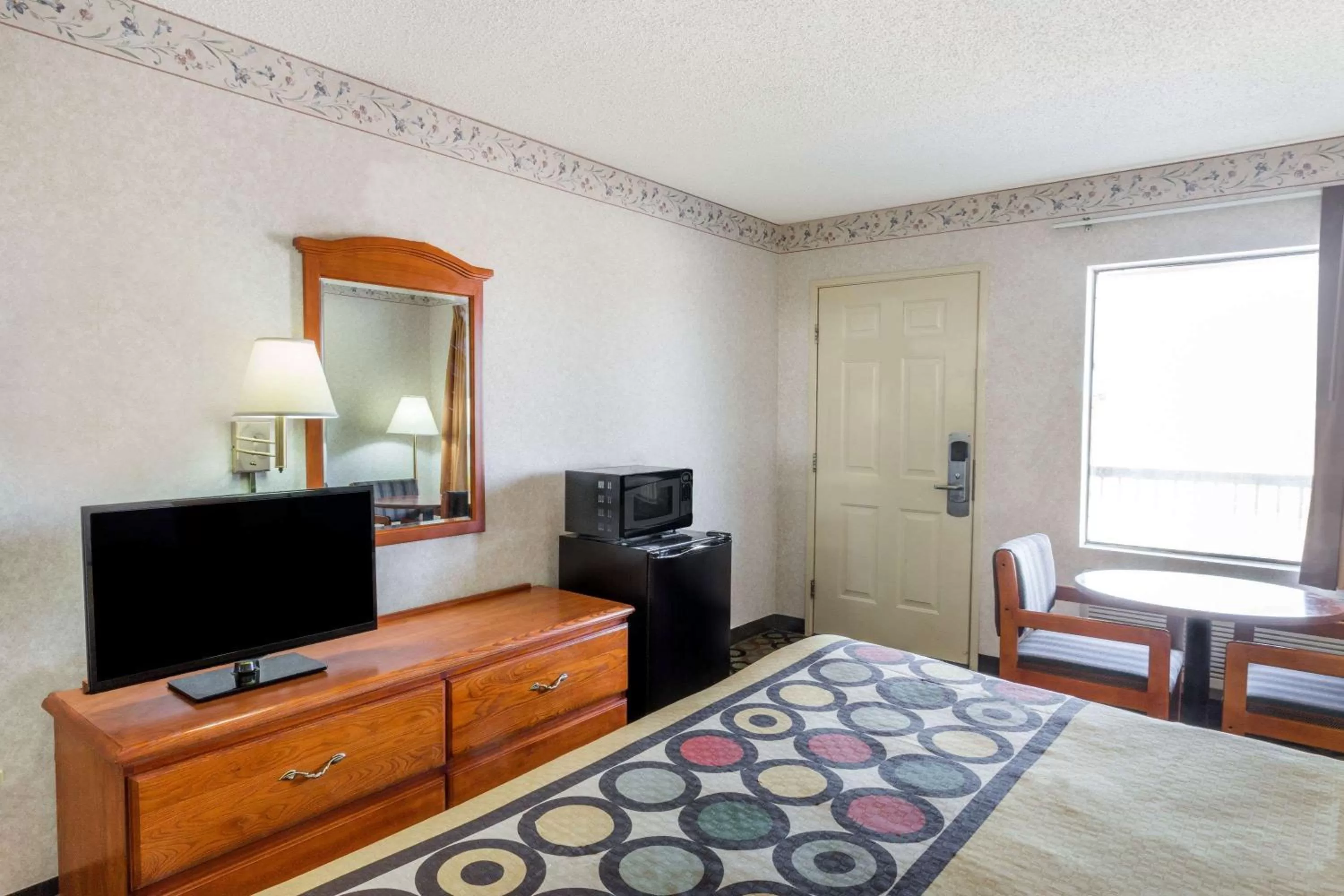 On site, Bed in Super 8 by Wyndham Ashburn