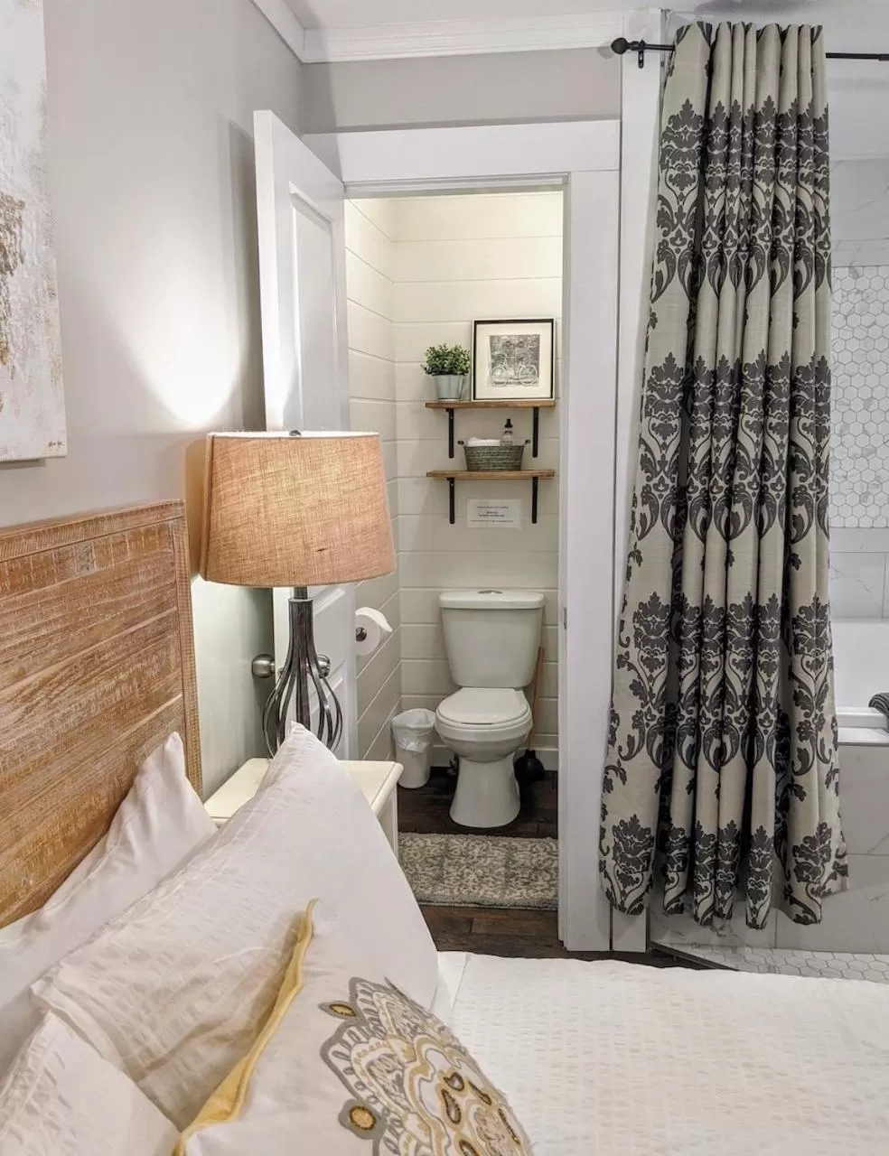 Bed in Bramblebank Cottages