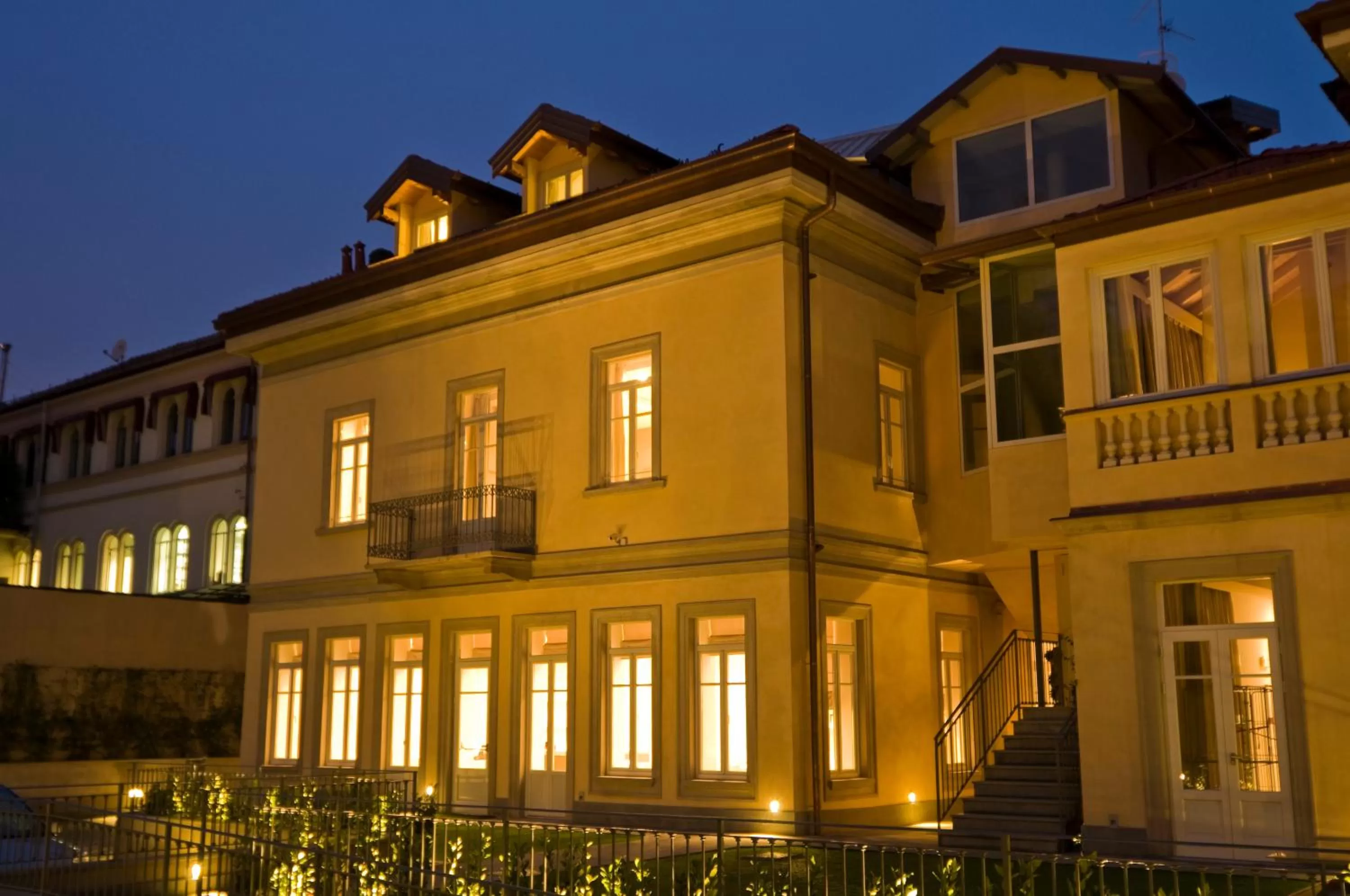 Property building in Hotel Di Varese