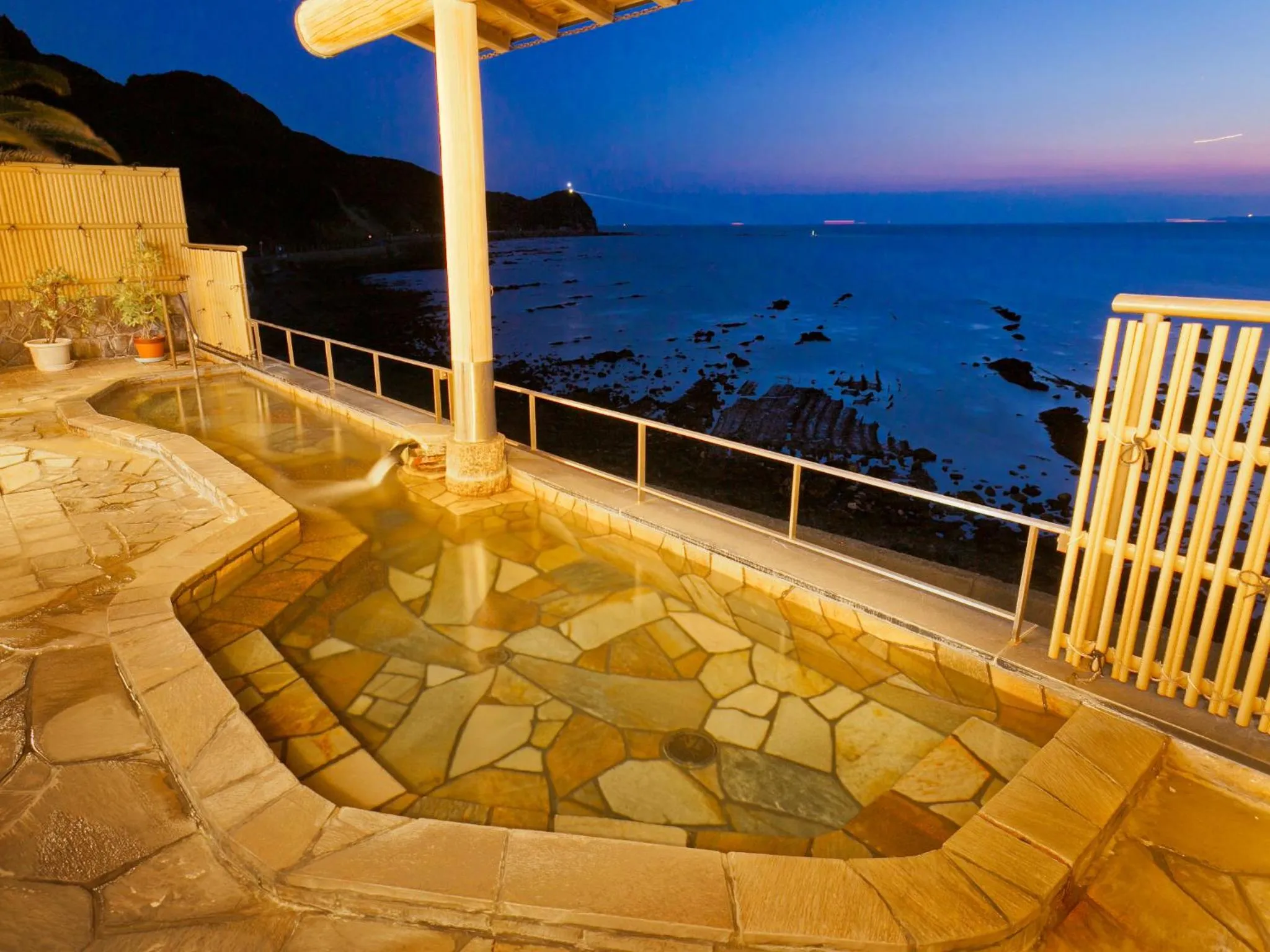 Night in Wakayama Kada Onsen Kada Kaigetsu (ex. Azumaya Seaside Hotel)