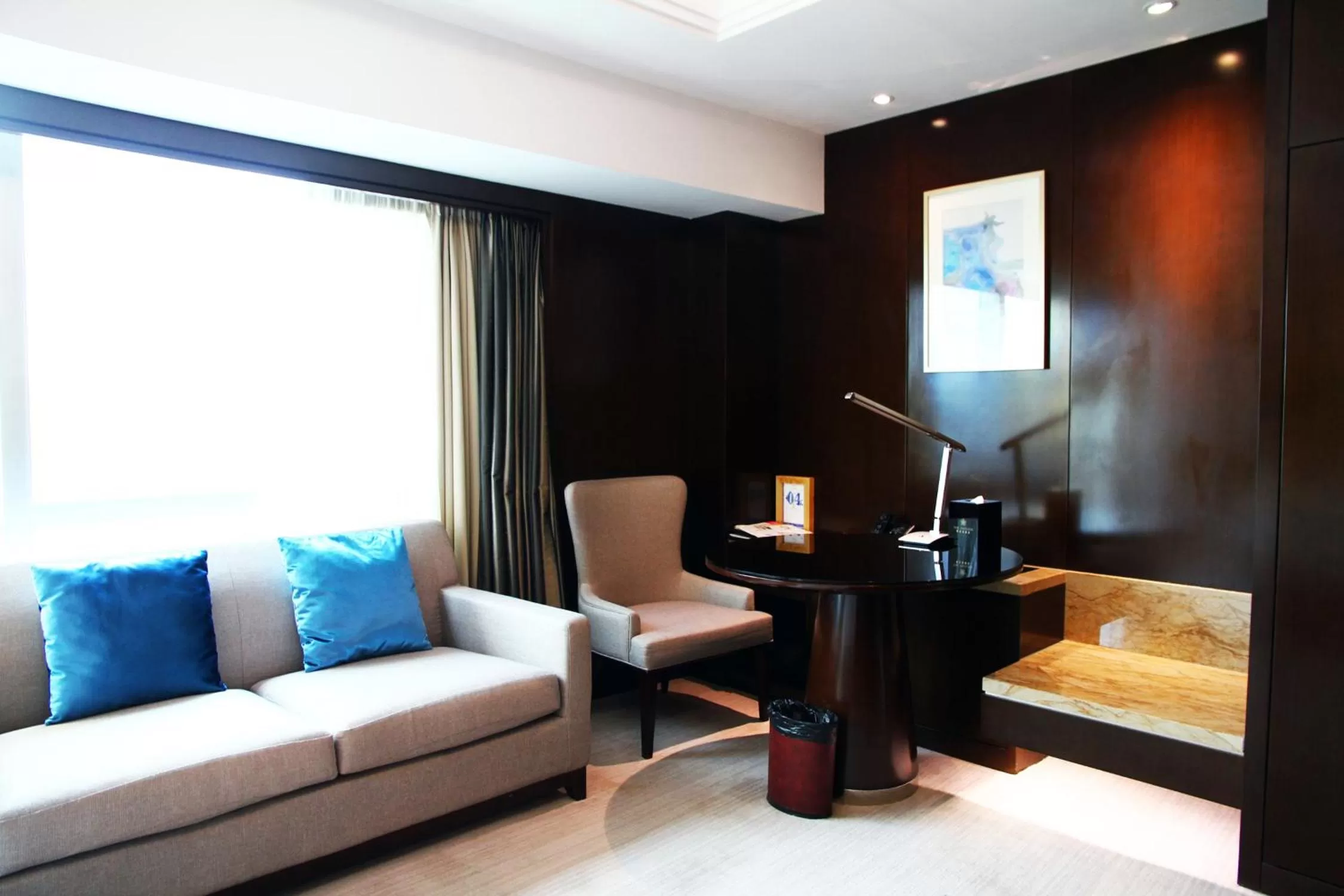 Seating area in The Pavilion Hotel Shenzhen (Huaqiang NorthBusiness Zone)