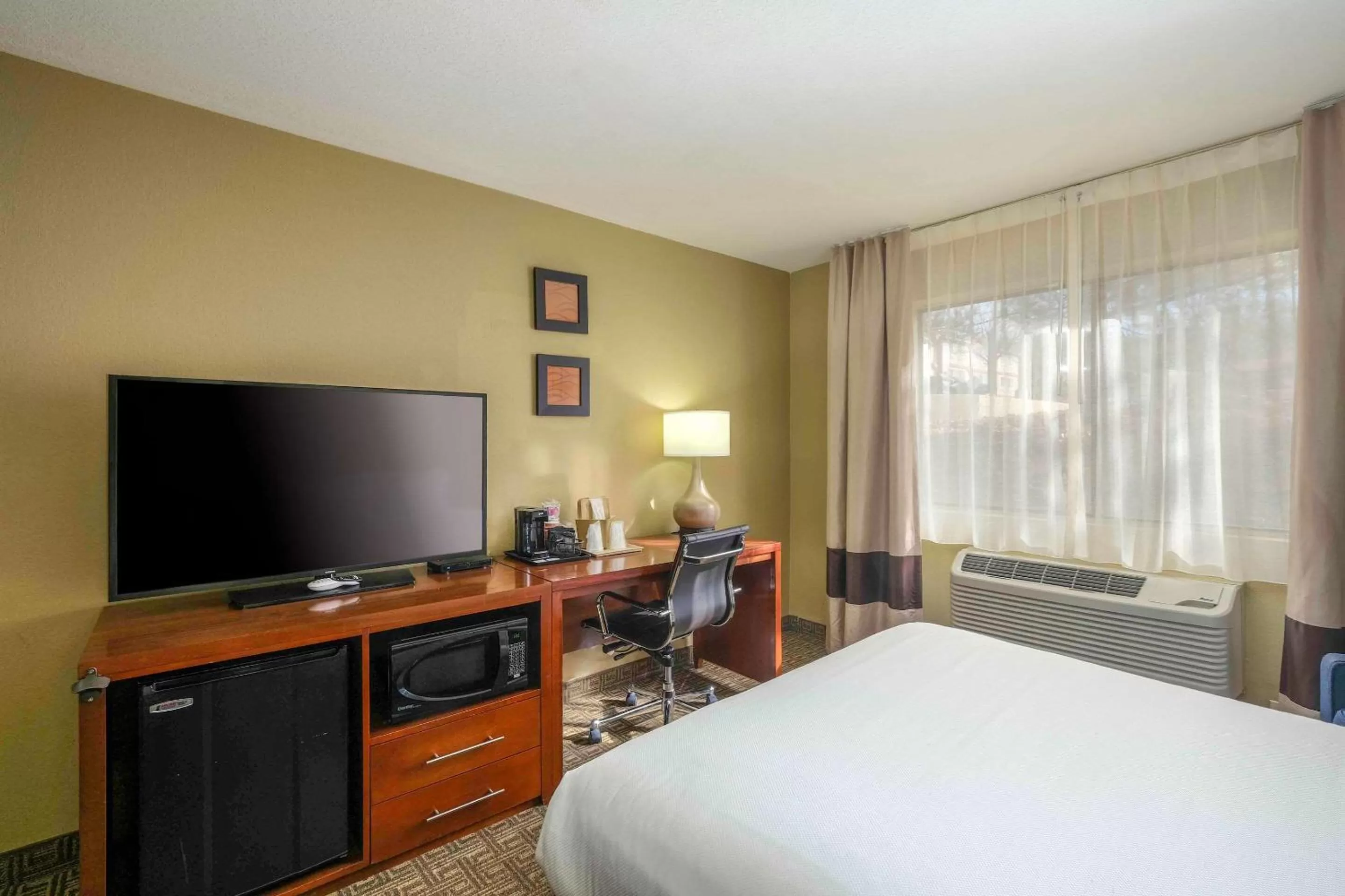 Photo of the whole room, Bed in Comfort Inn Near Gila National Forest