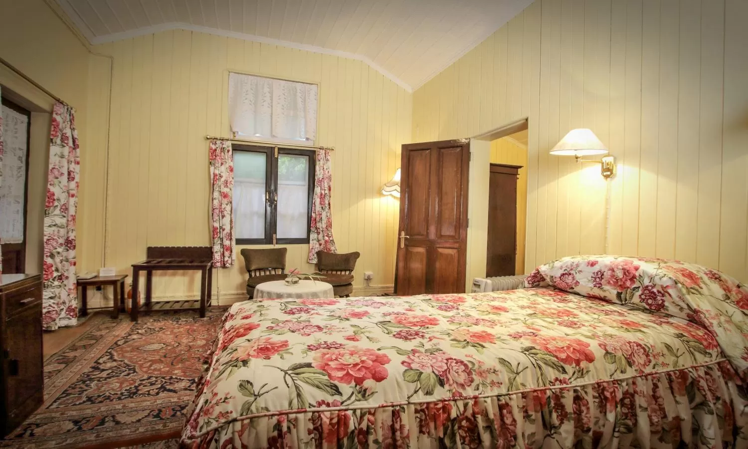 Bed in Windamere Hotel - A Colonial Heritage