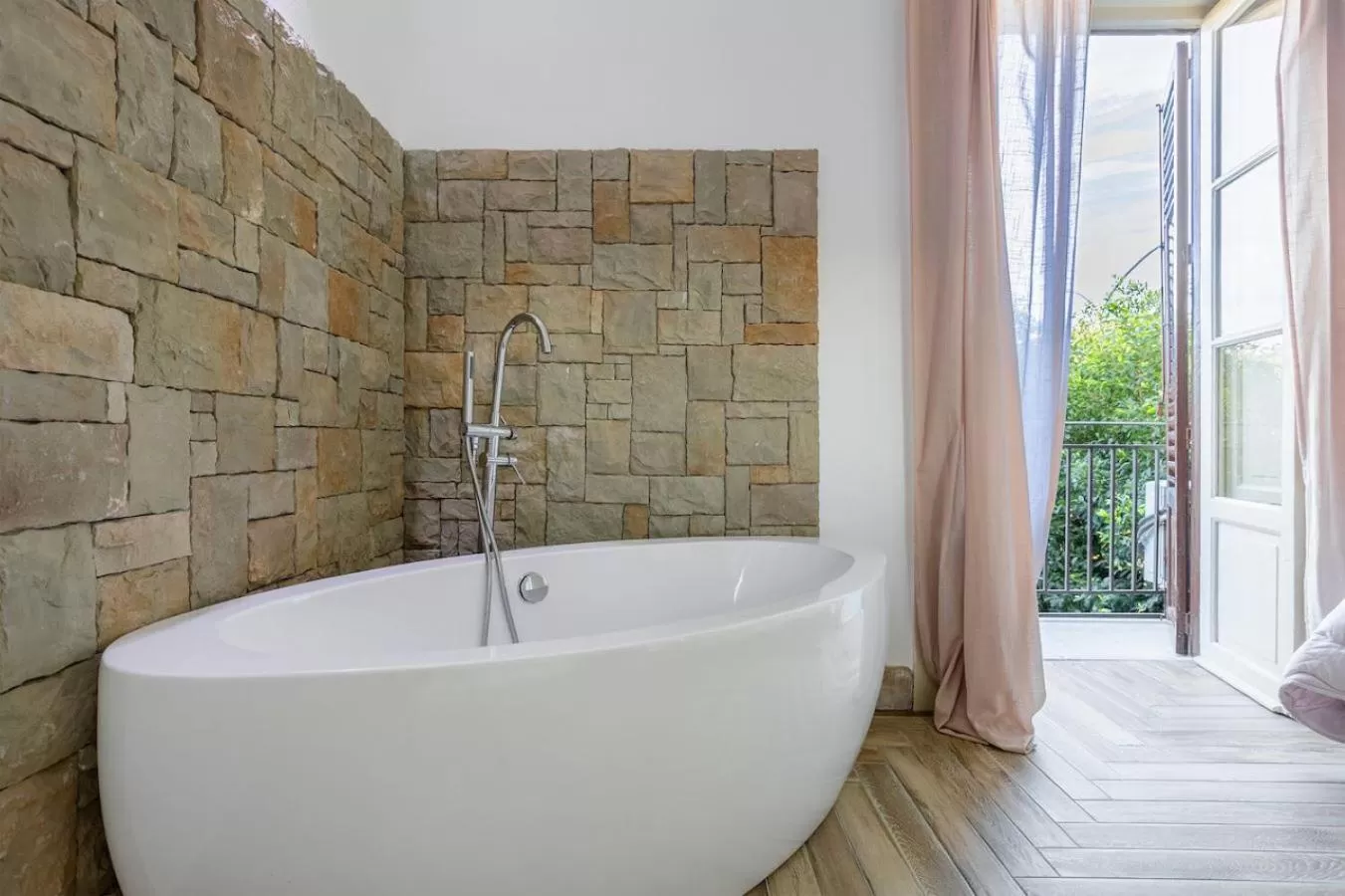 Bed in Calypso Il Binario Elegance