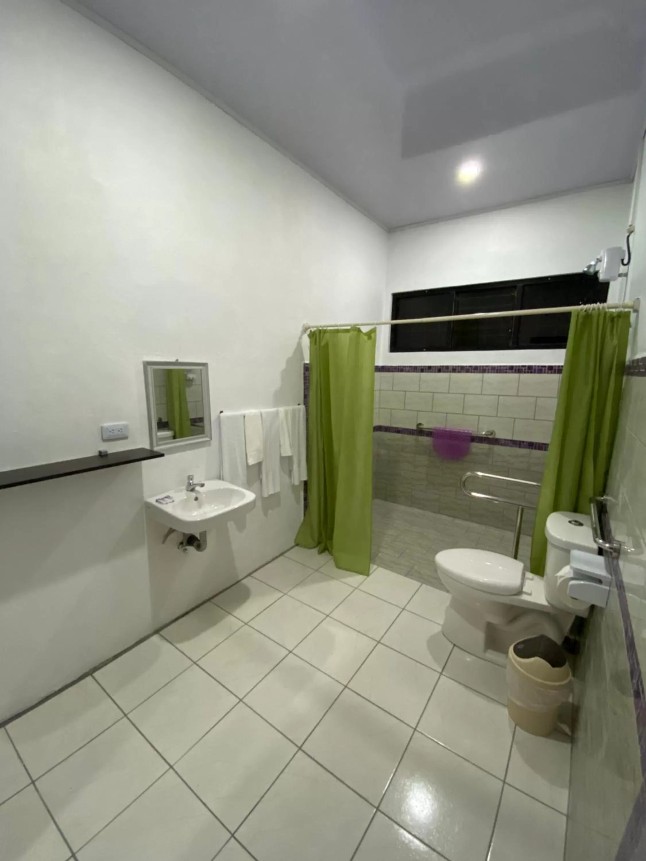 Bathroom in Hotel El Coco