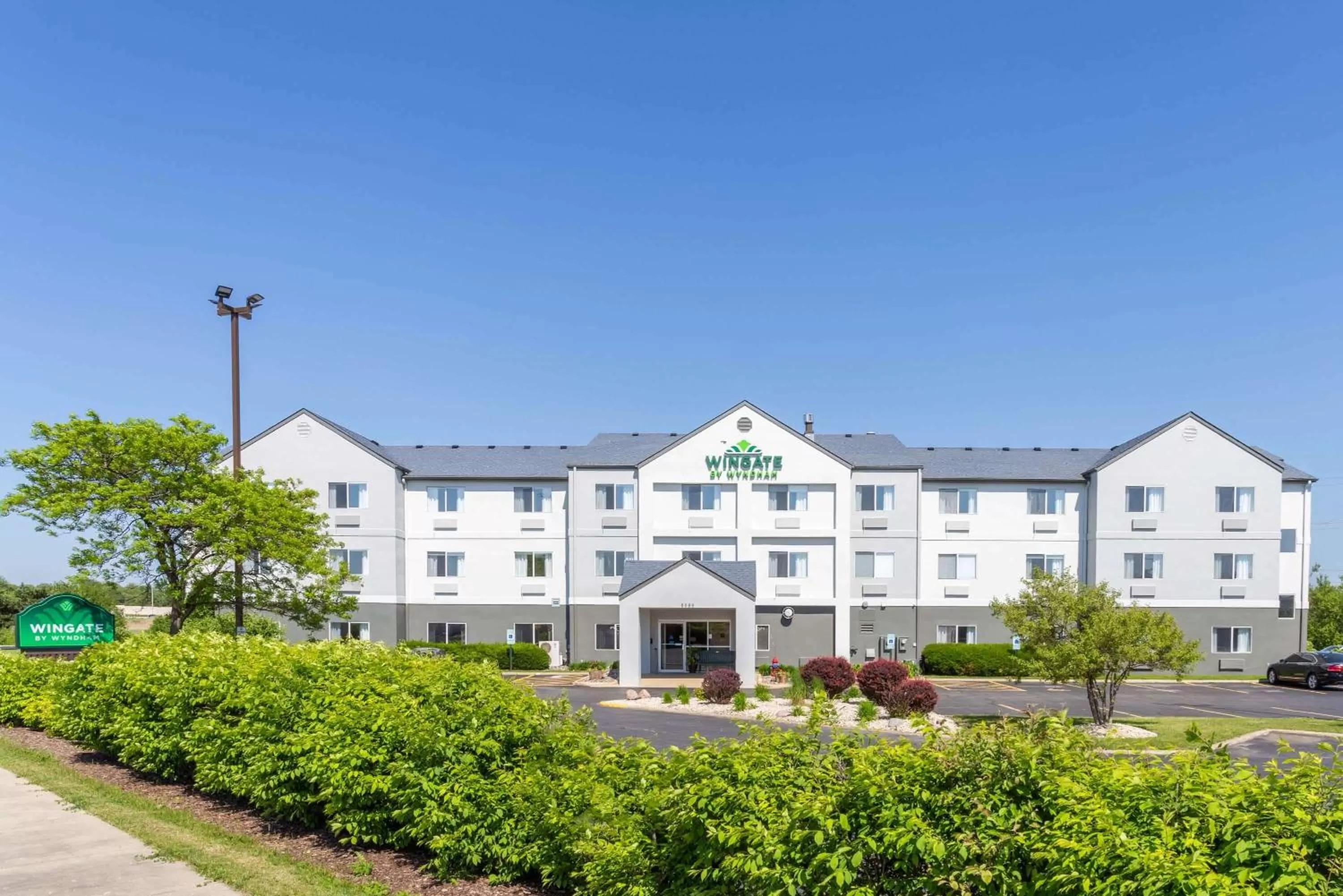 Property building in Wingate by Wyndham Gurnee