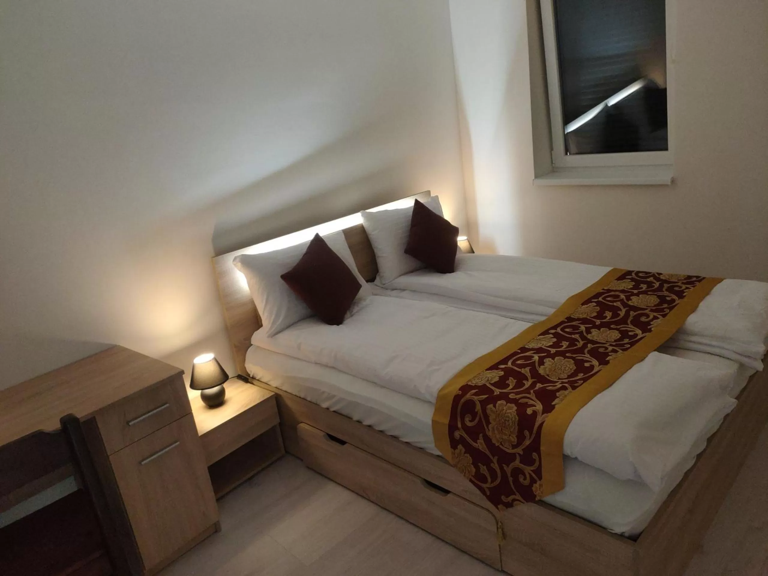 Bed in Sun-House Pension&Restaurant -ParkingFree-