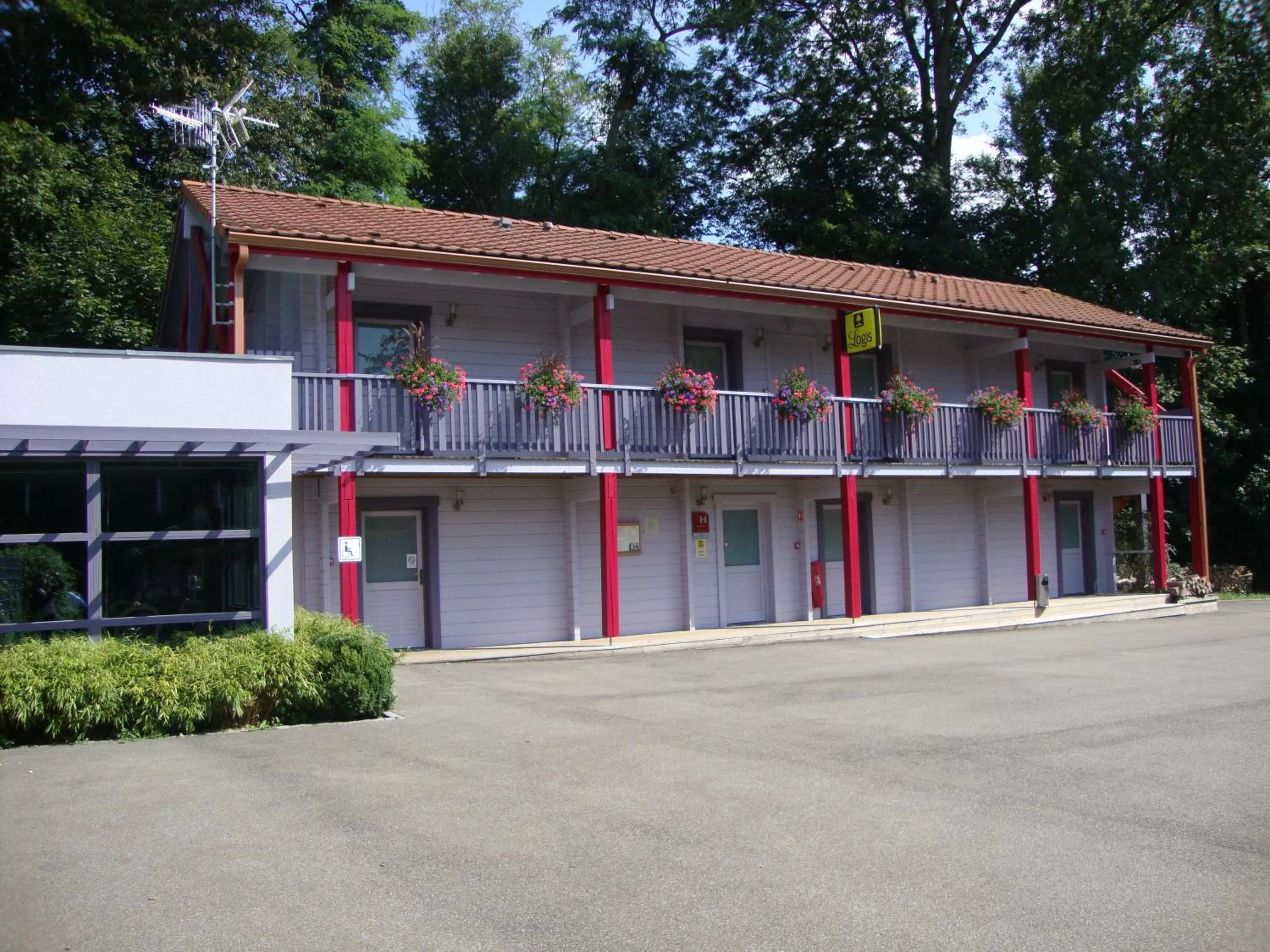 Facade/entrance, Property Building in L'Etable Gourmande