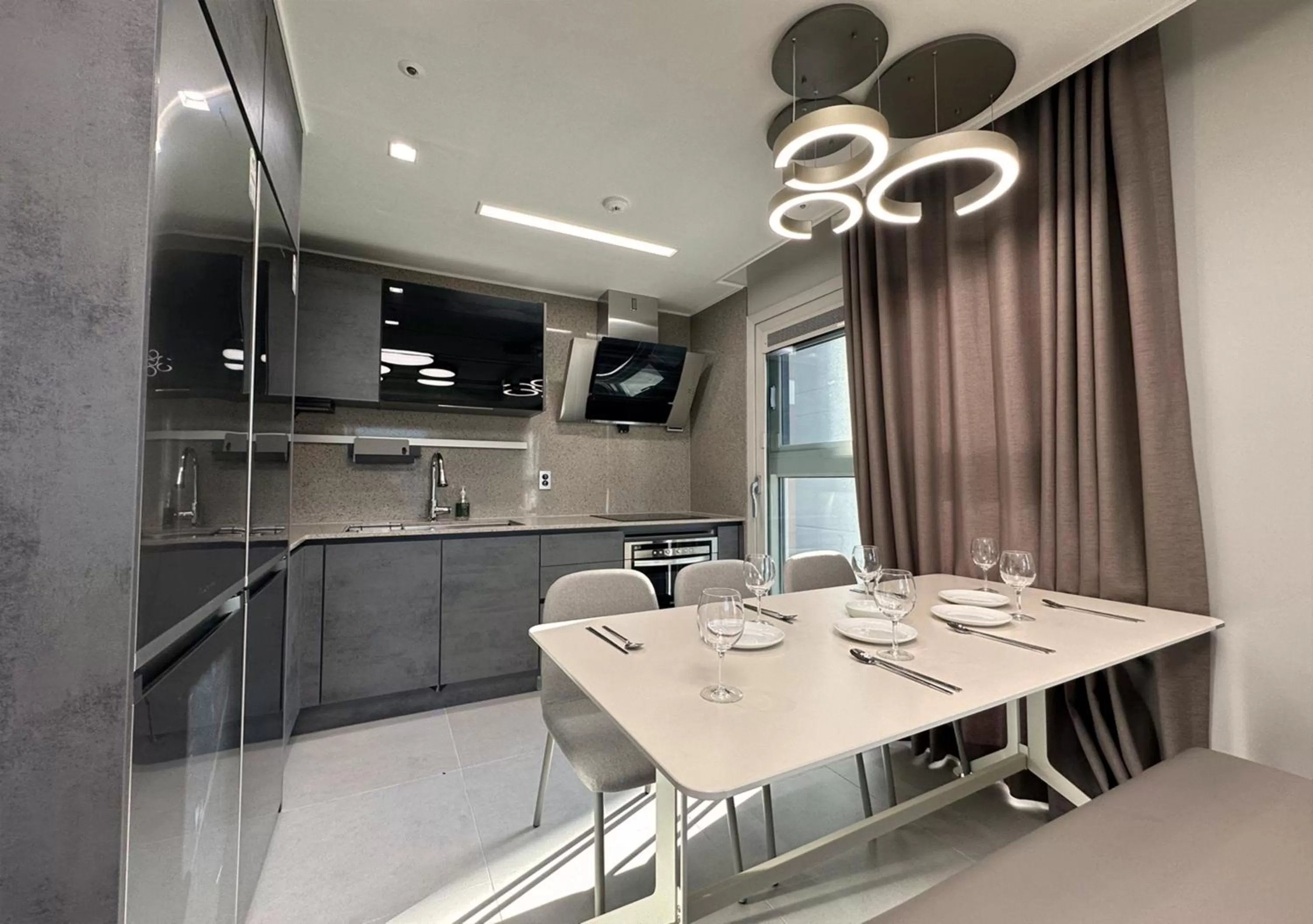 Kitchen/Kitchenette in Y Collection by UH FLAT Osiria