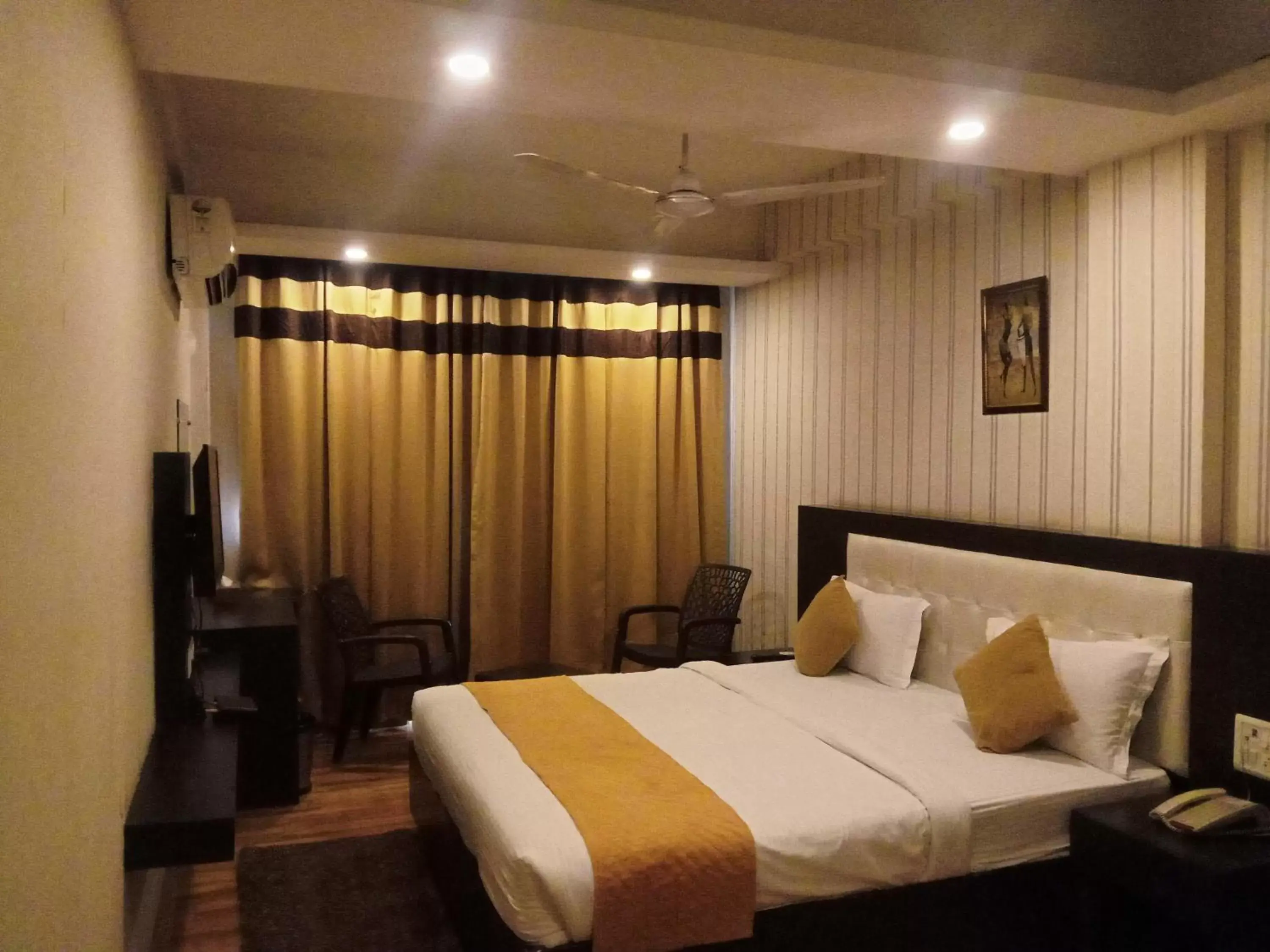 Super Deluxe Double Room with Balcony in Paradise Ganga - A River Side Hotel Super Deluxe Double Room with Balcony in Paradise Ganga - A River Side Hotel