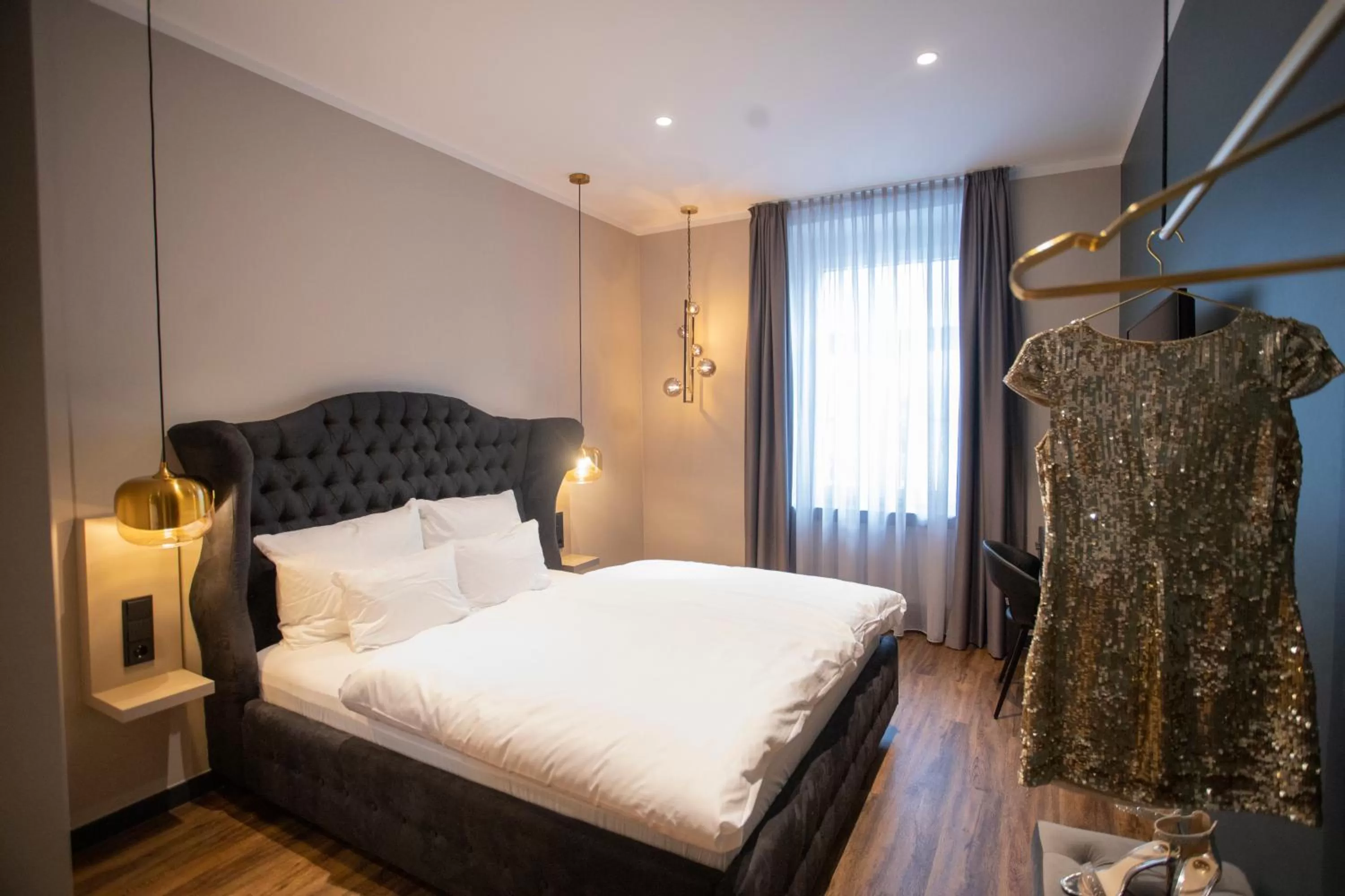 Photo of the whole room, Bed in Munich Rooms Hotel