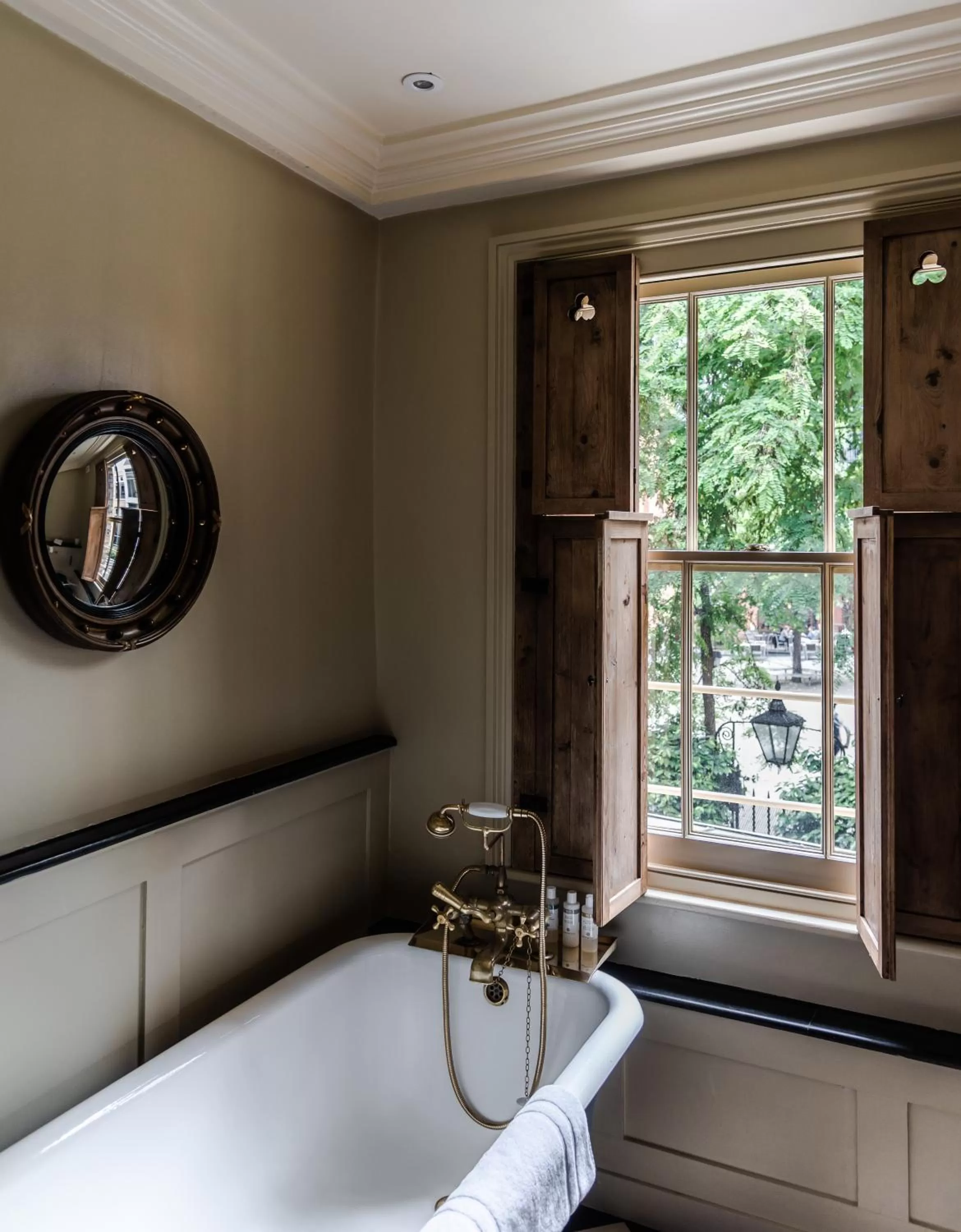 Bathroom, Bed in The Rookery