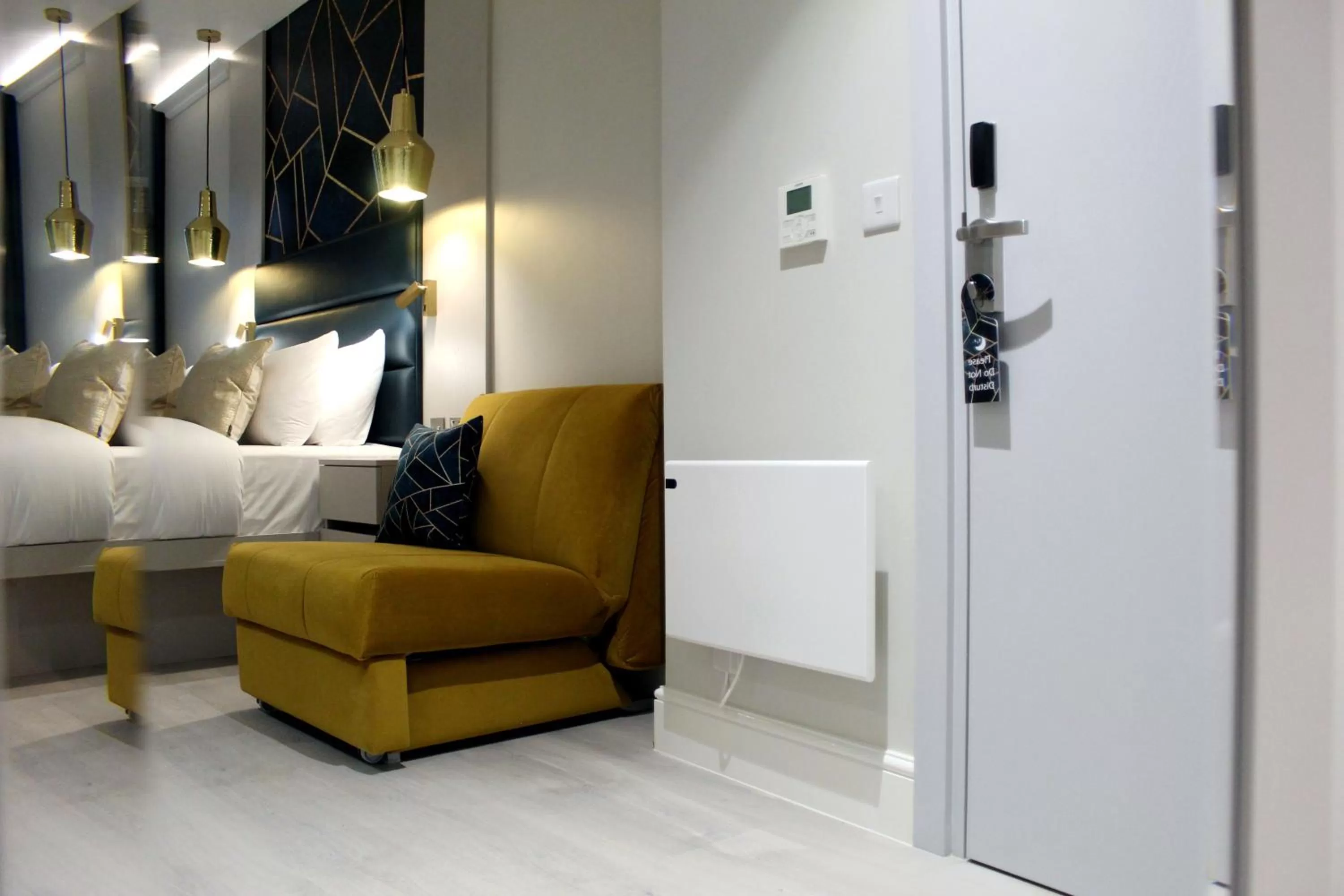 Bedroom in NOX Waterloo