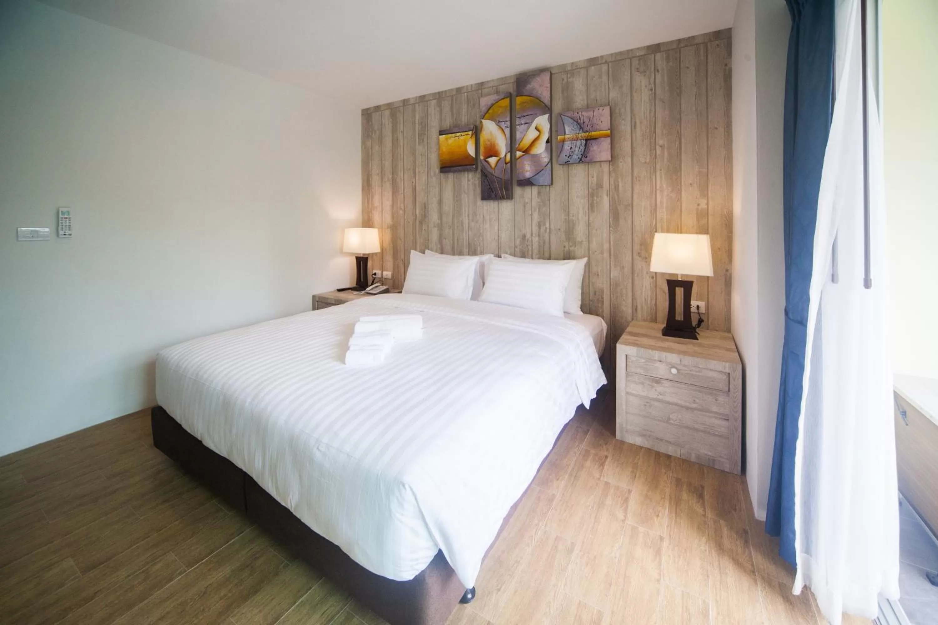 Bedroom, Bed in Anchan Laguna Hotel โรงแรมอัญชันลากูน่า