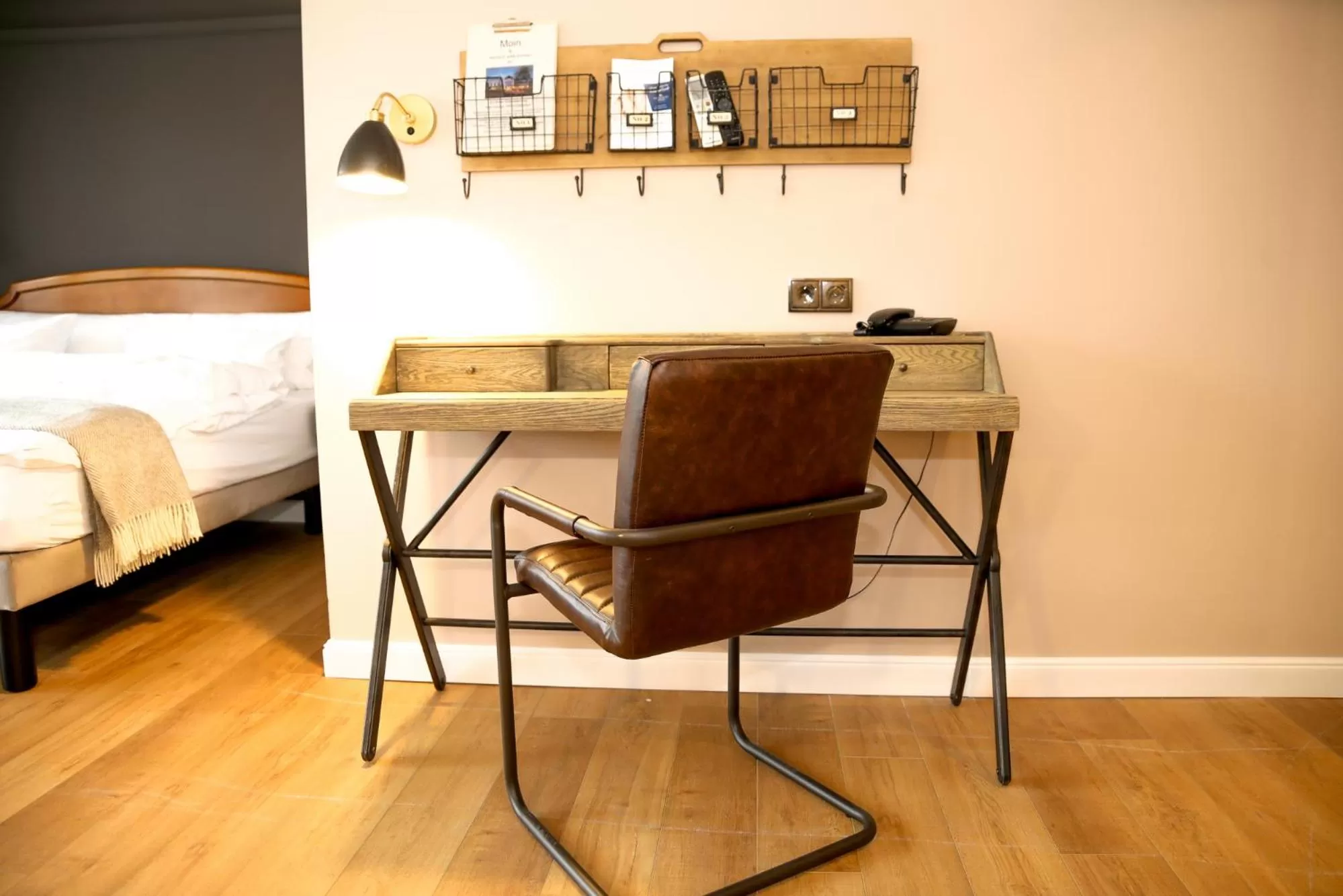 Seating area, Bed in Nordseehotel Kröger