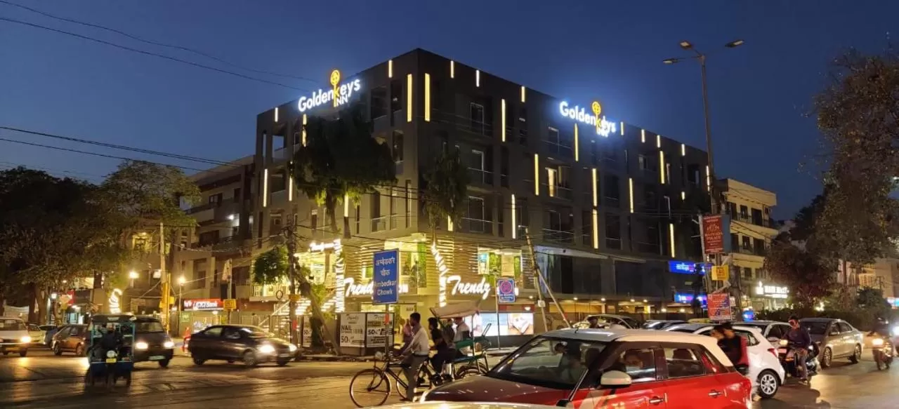 Property building in GoldenKeys Inn