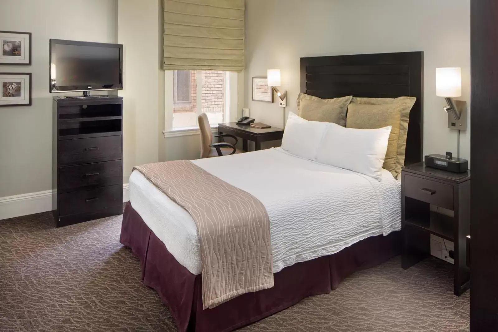 Deluxe Queen Room in The Sofia Hotel Deluxe Queen Room in The Sofia Hotel