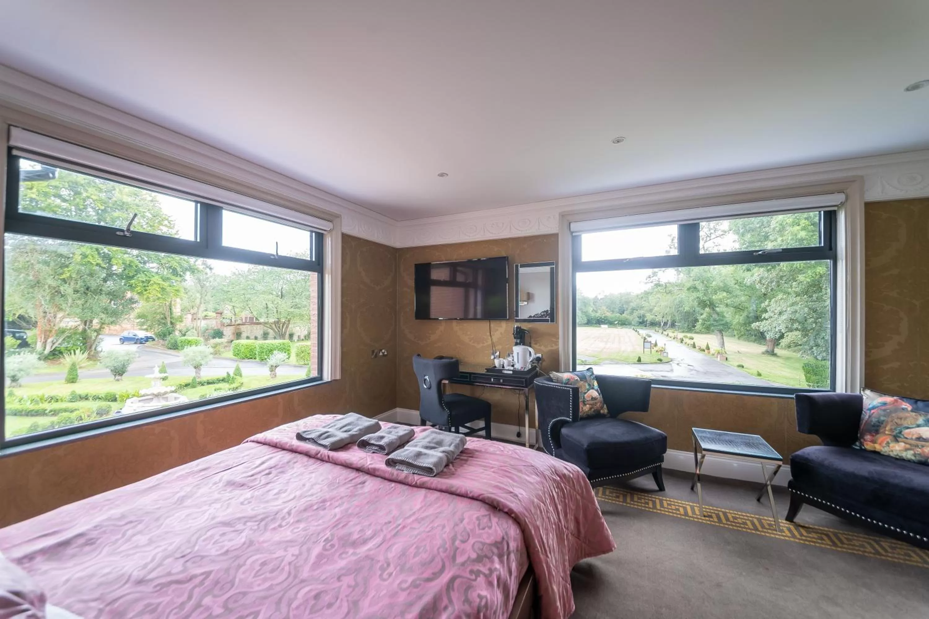 Bed in Guildford Manor Hotel & Spa