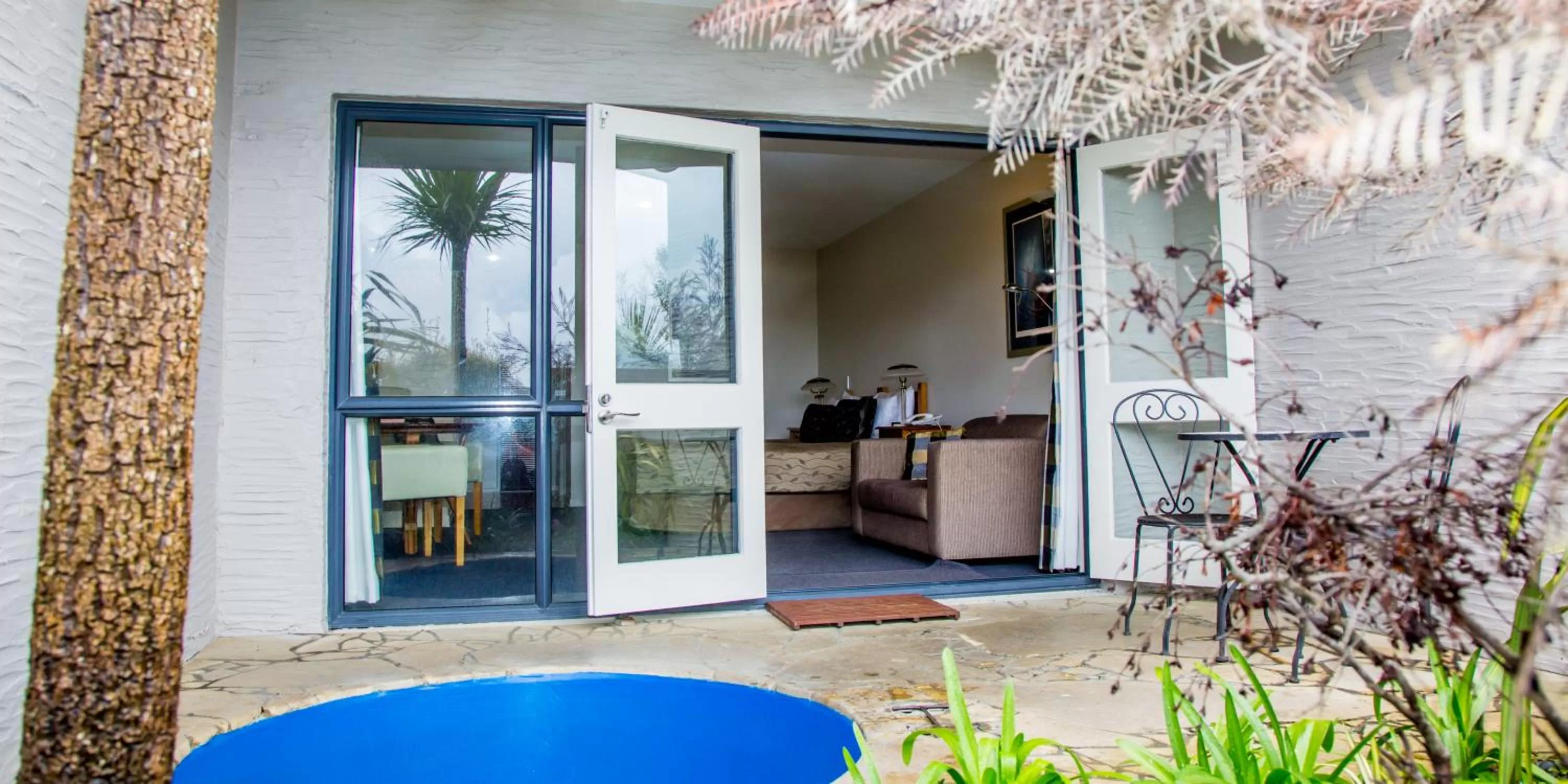 Garden view in Baycrest Thermal Lodge