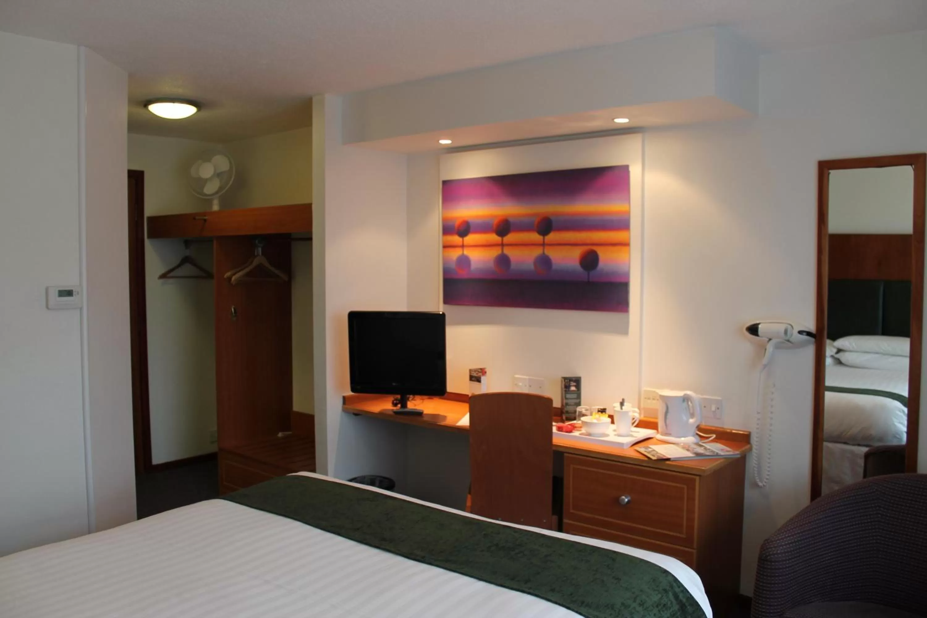 Bed in The Villa Express