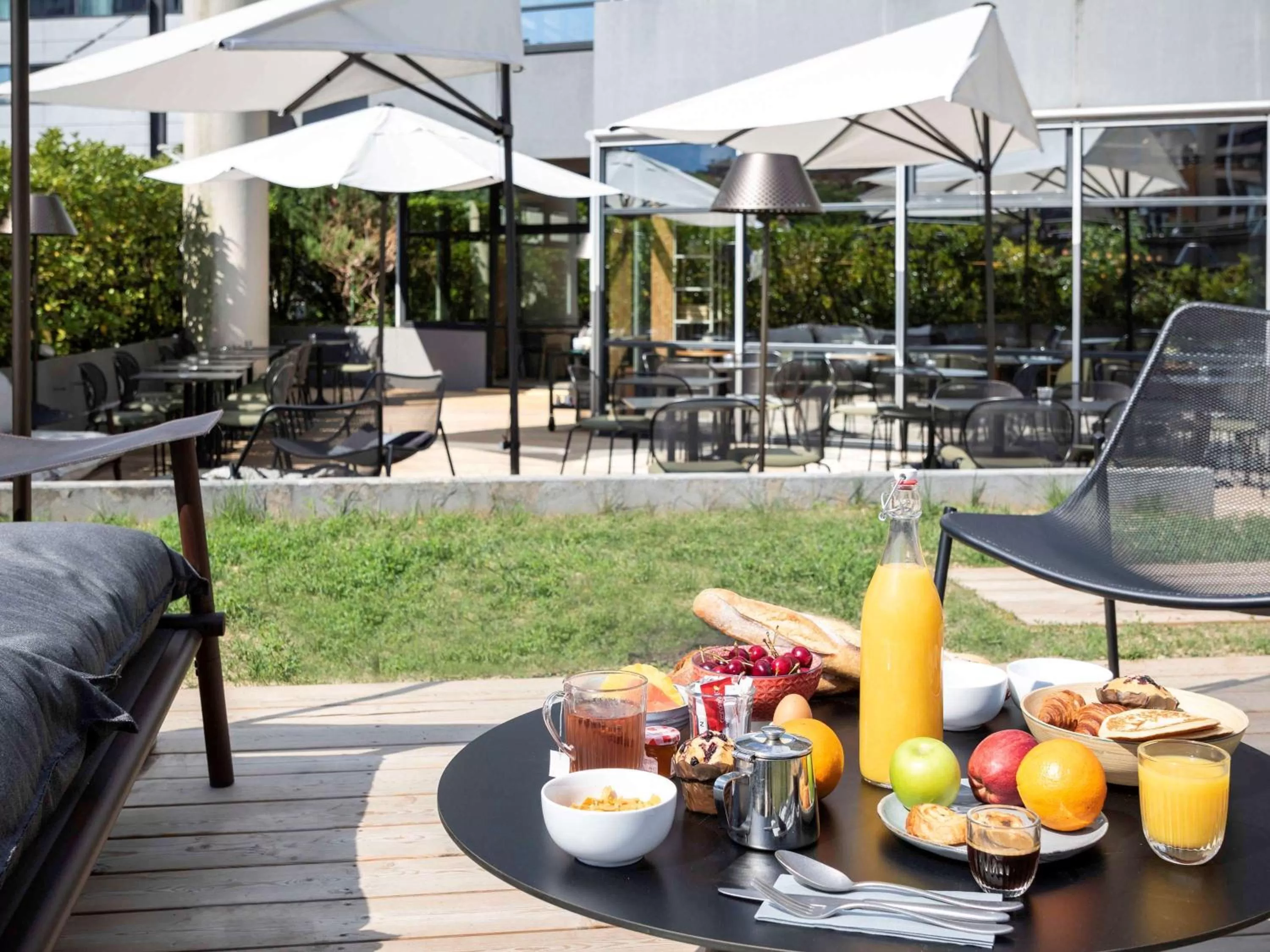 Restaurant/places to eat in Novotel Annecy Centre