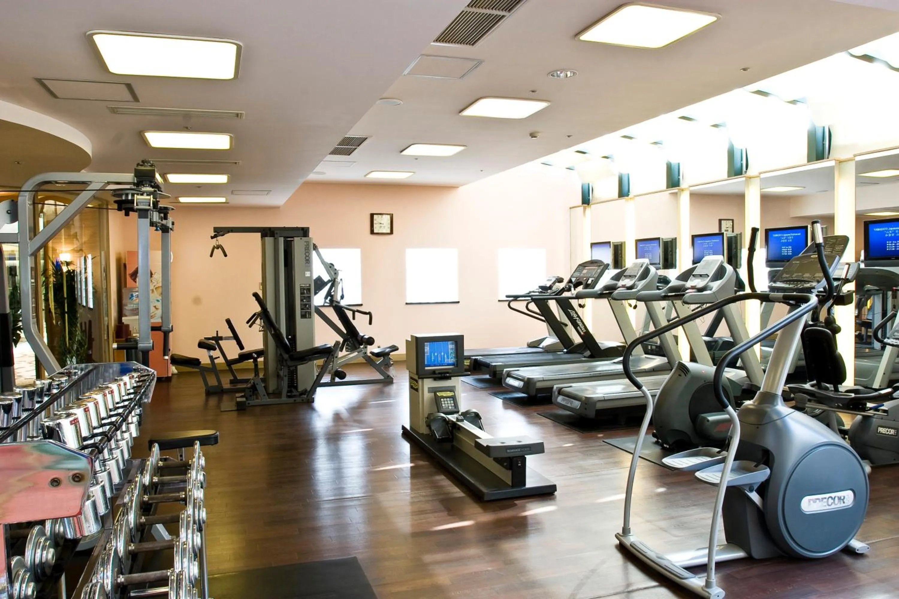 Fitness centre/facilities in Okura Garden Hotel Shanghai