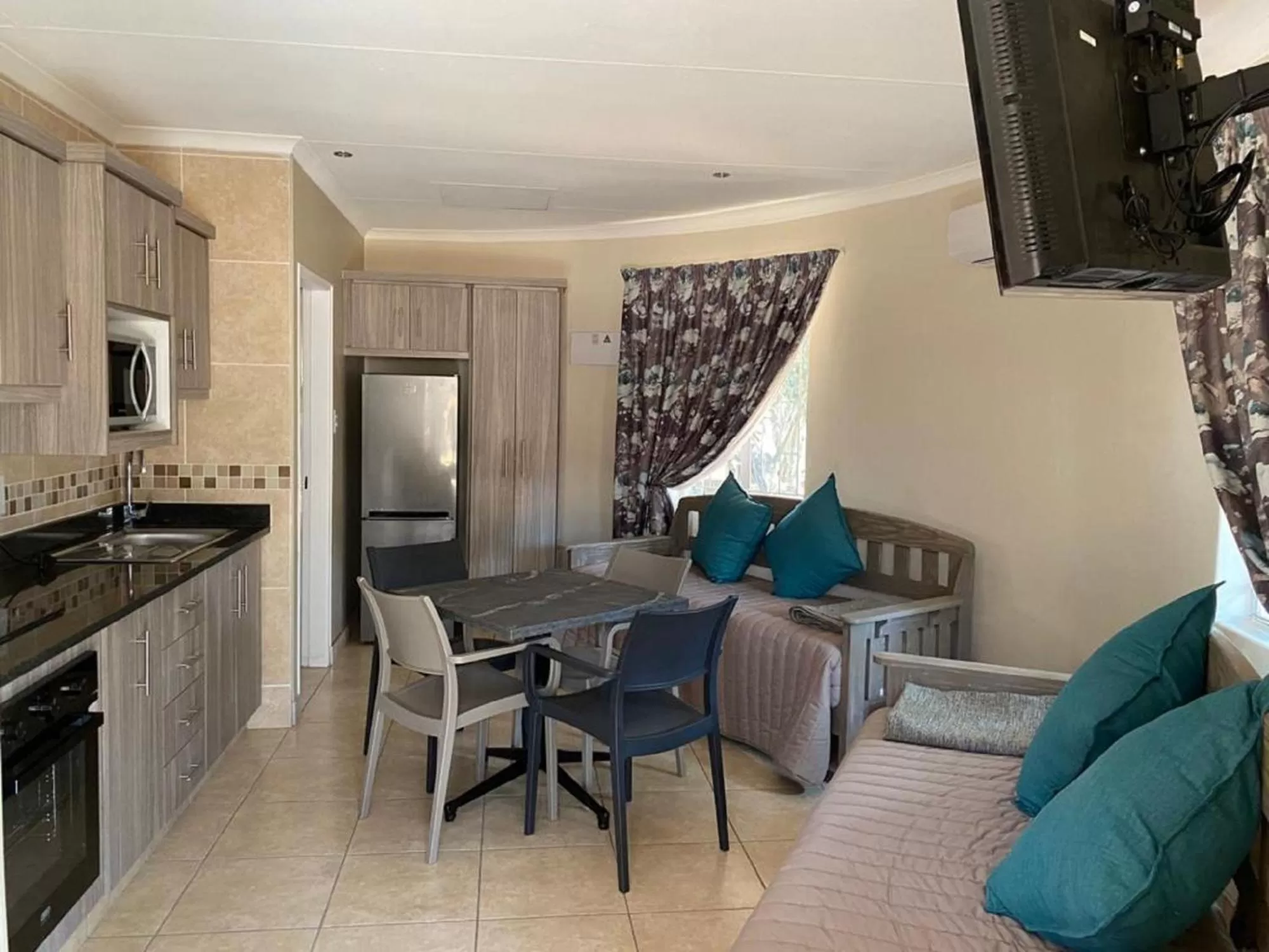 Living room, Seating Area in ATKV Buffelspoort