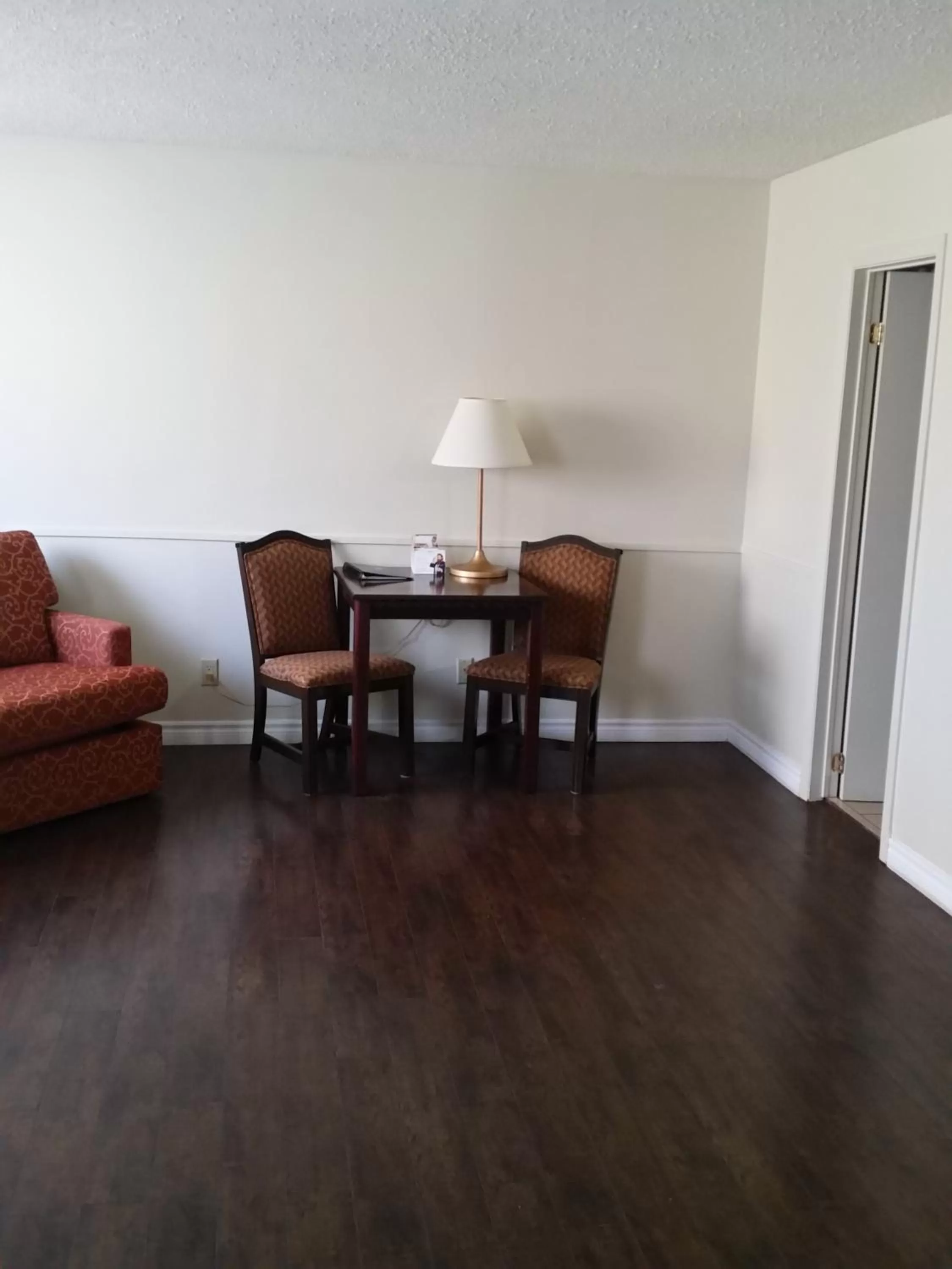 Seating area in Super 8 by Wyndham Brockville