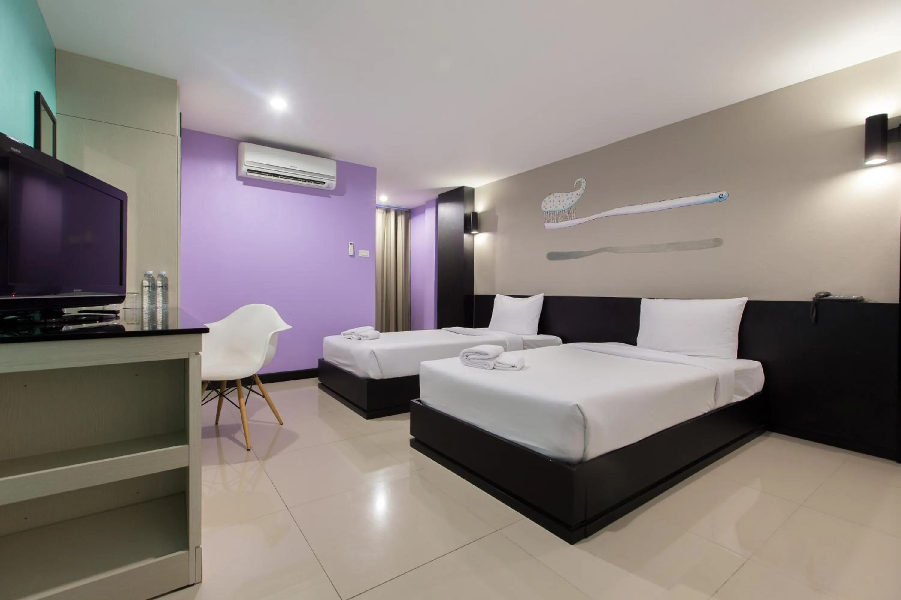 Bedroom, Bed in Pen Ta Hug Hotel