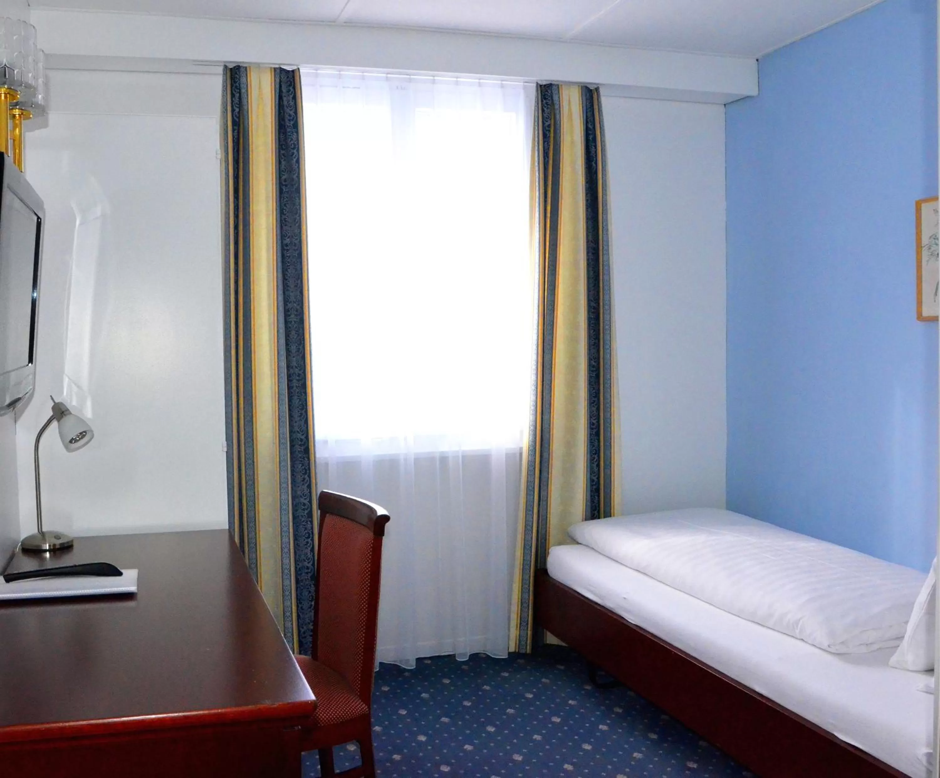 Bed in Hotel Weisses Kreuz