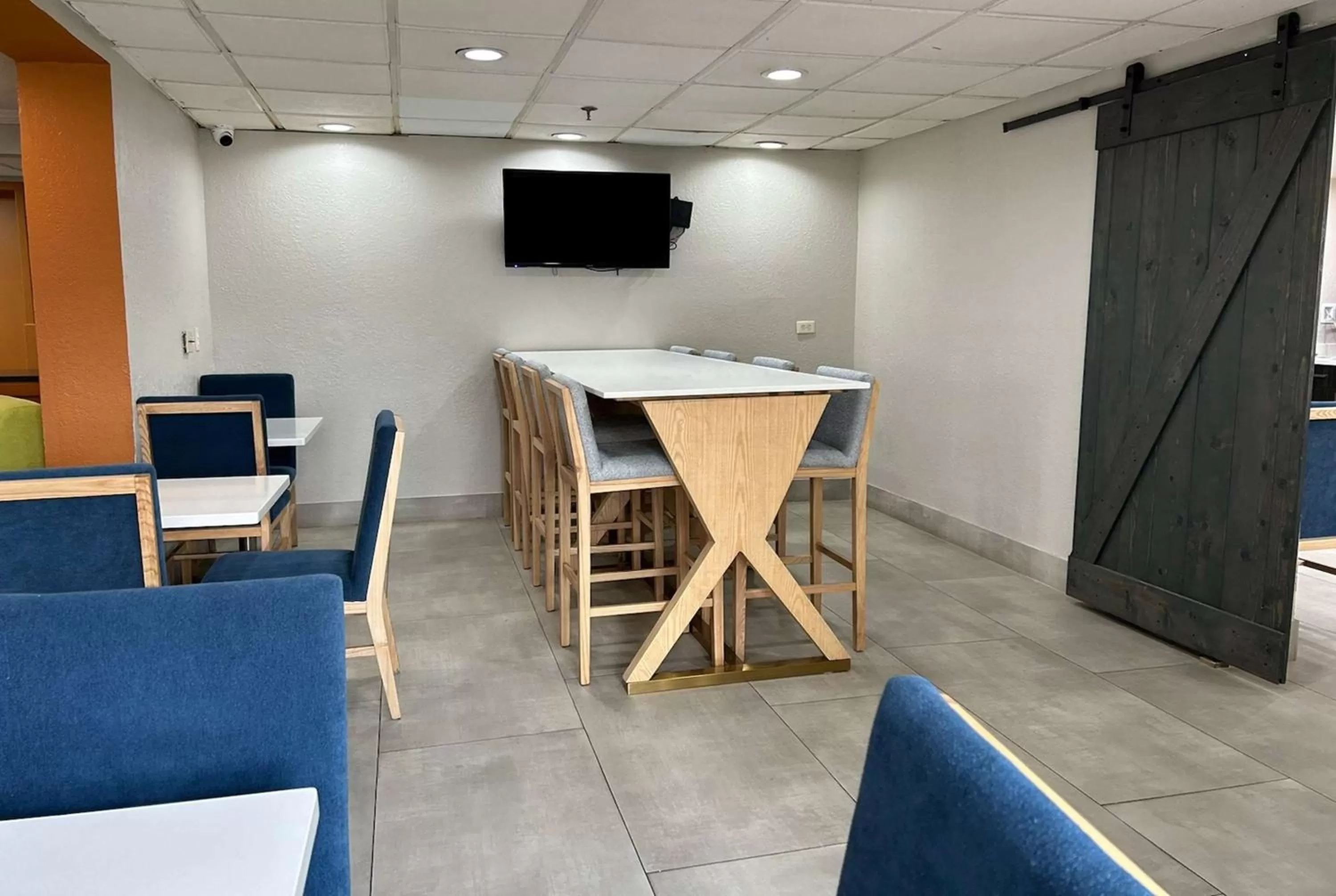 Breakfast in La Quinta by Wyndham Orlando South