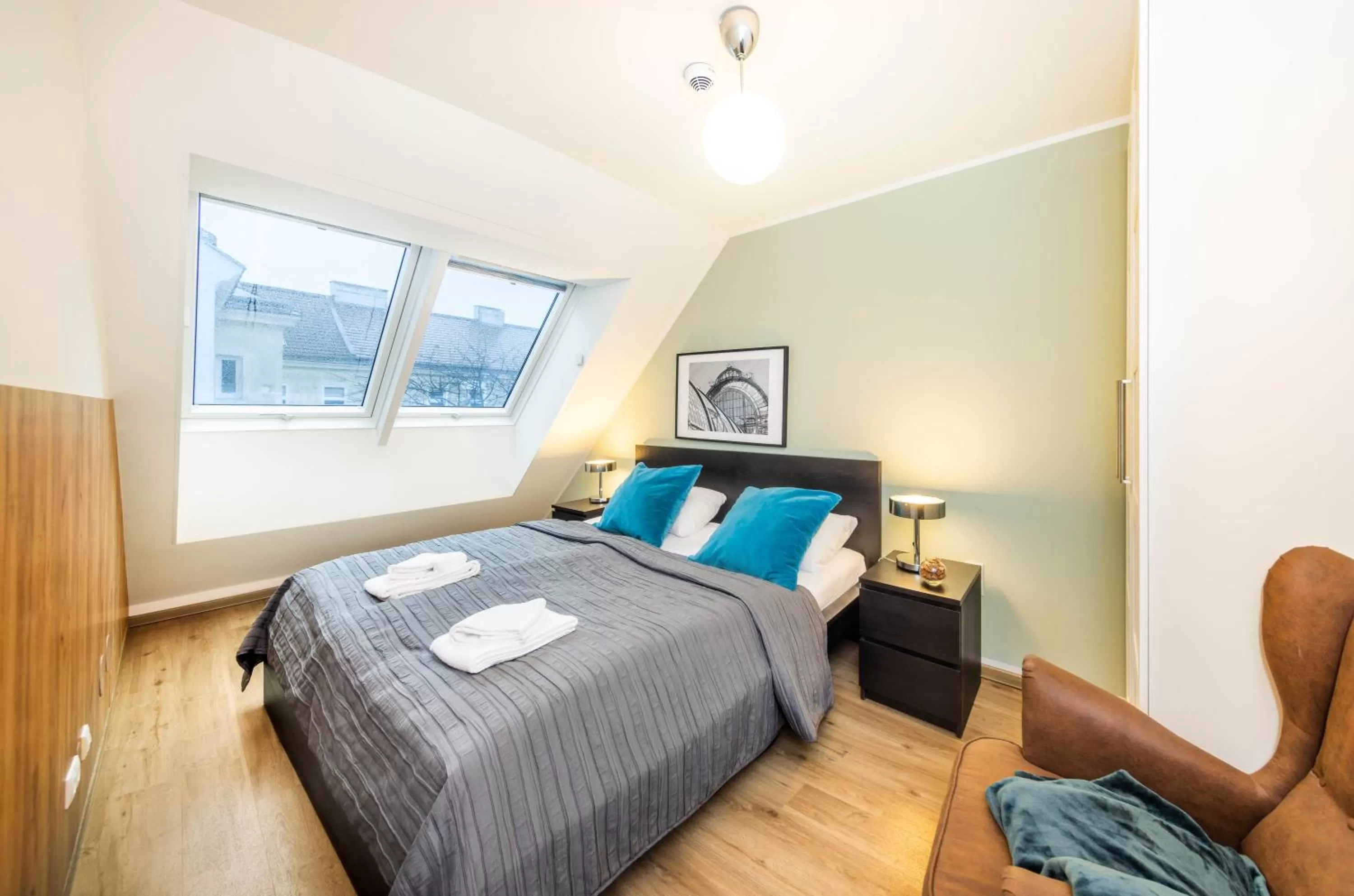 Bedroom, Bed in Jimmy's Apartments Lory