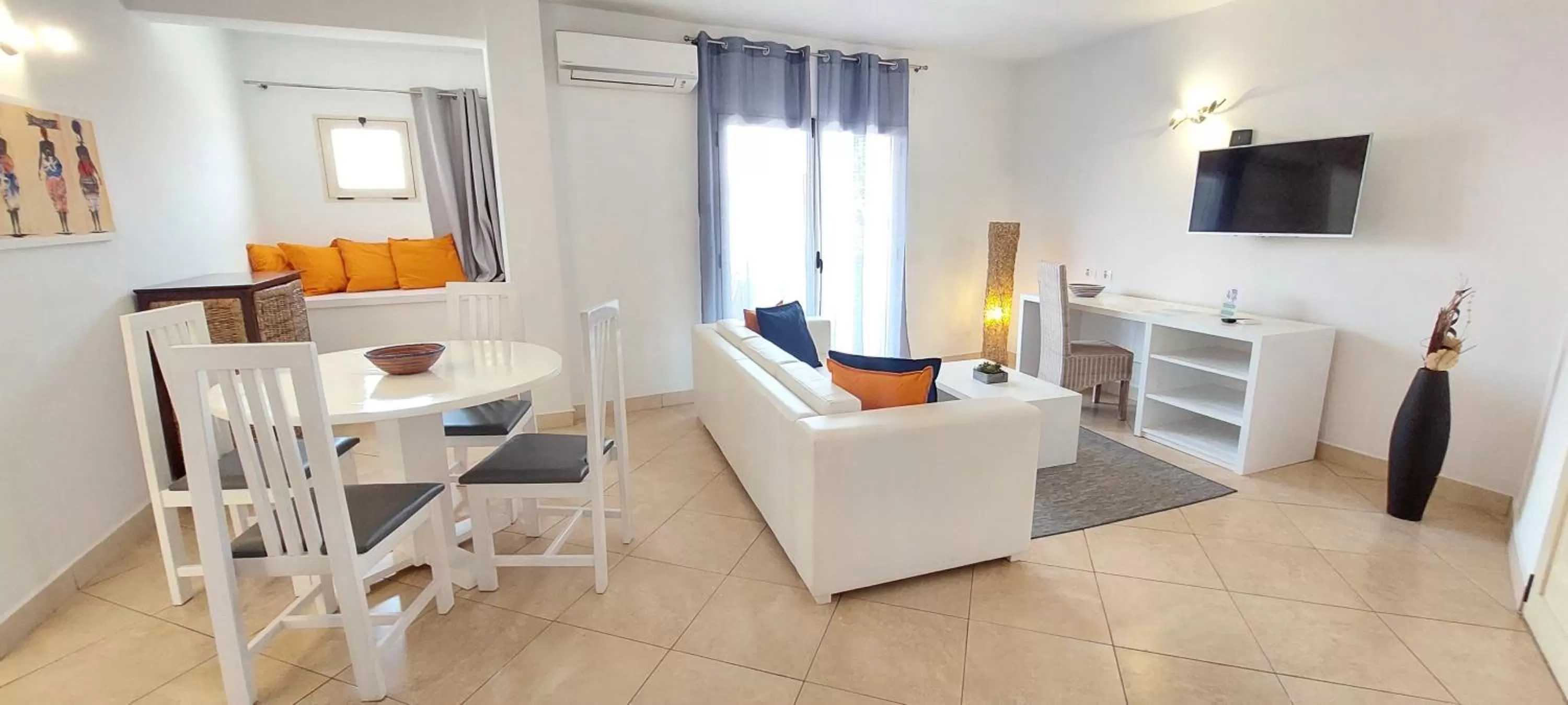 Living room in Branco Suites - Rooms & Holiday Apartments