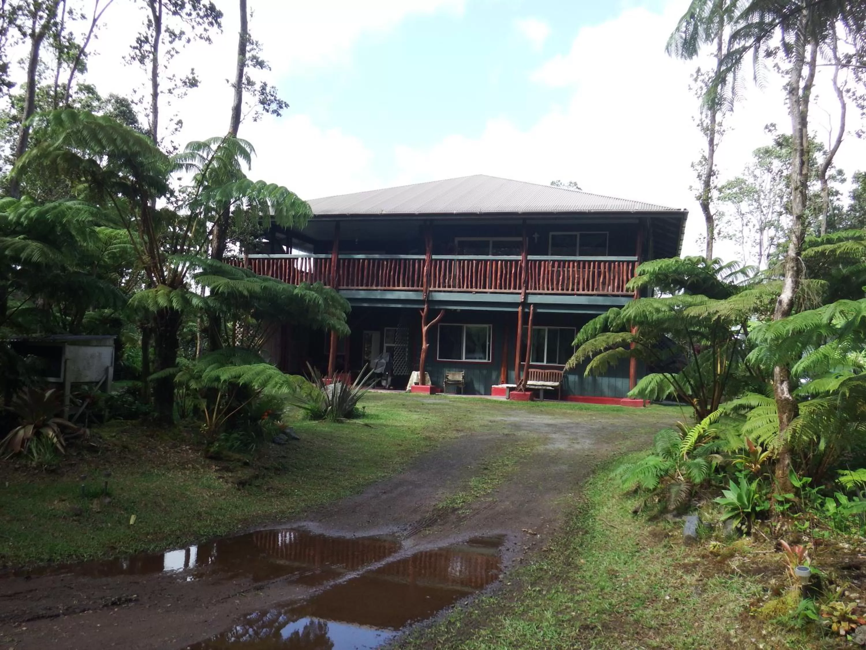 Property building in Aloha Crater Lodge