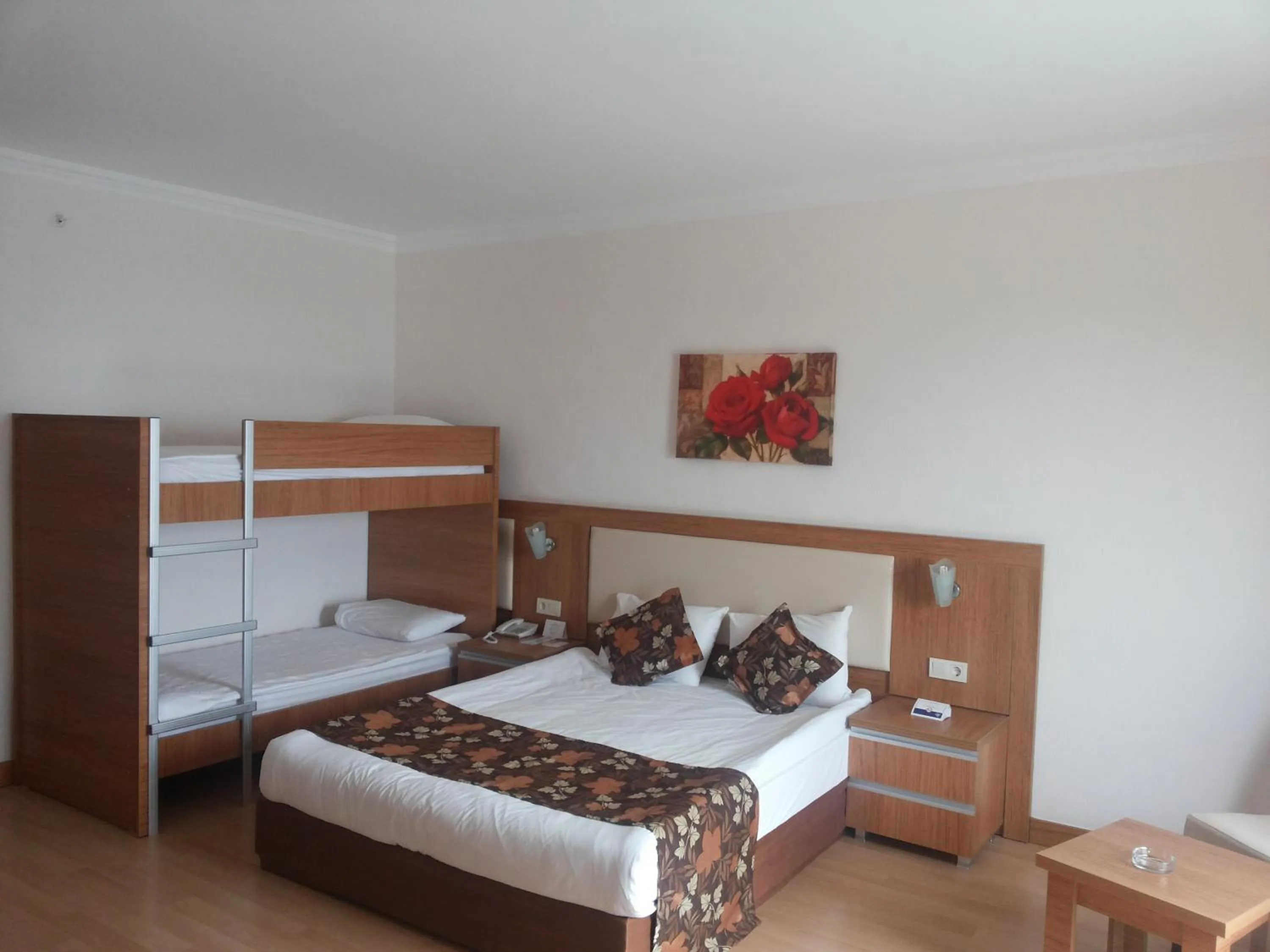 Seating area, Bed in Cenger Beach Resort Spa - All Inclusive