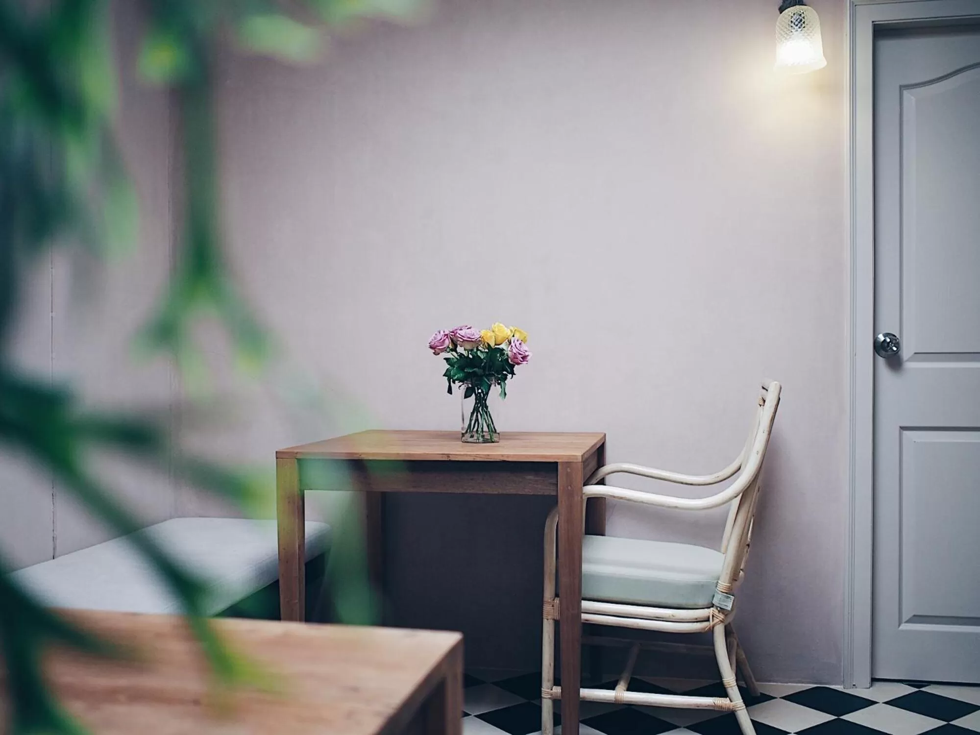 Restaurant/places to eat in Vera Nidhra - Self check-in after 6pm