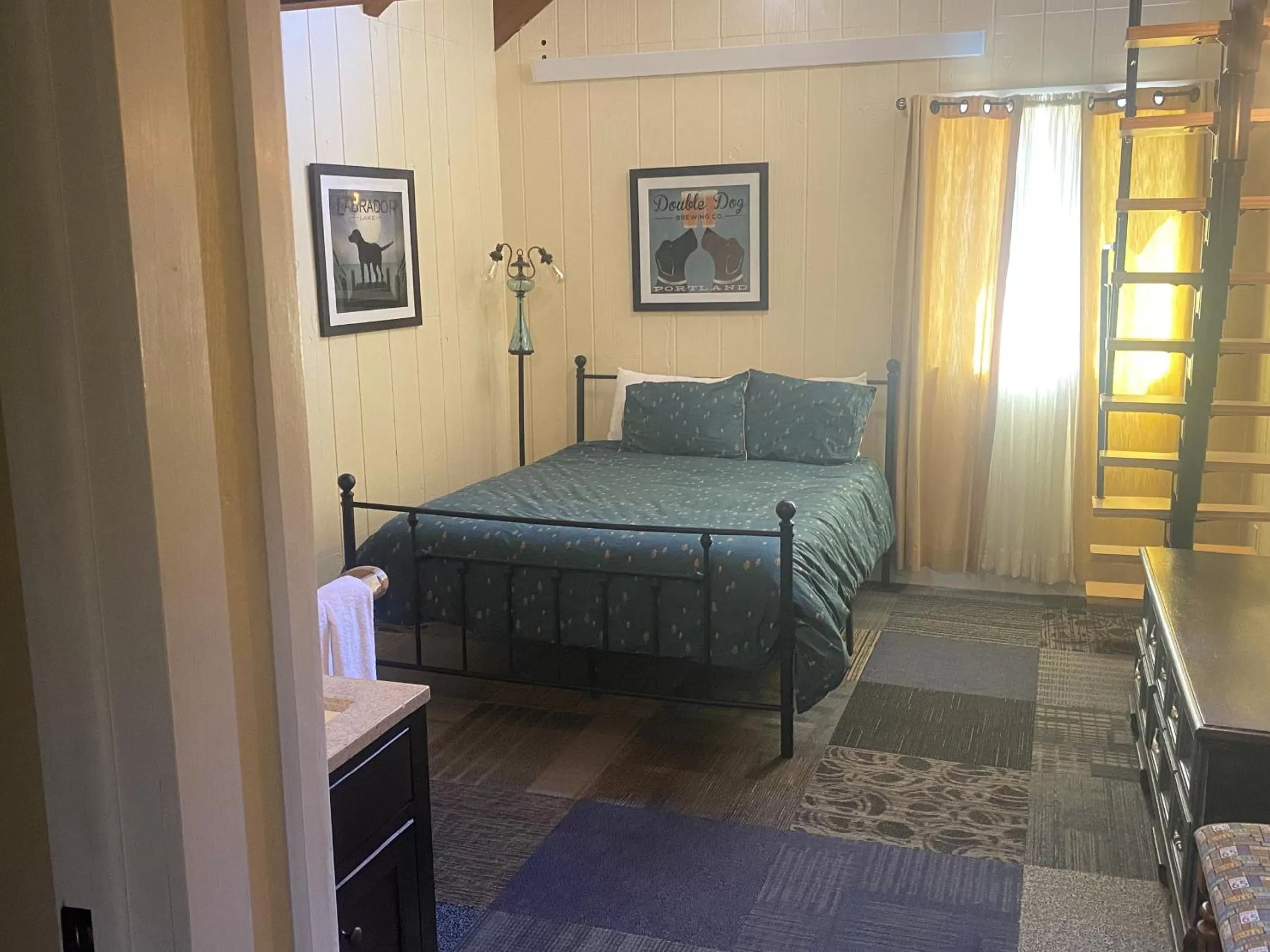 Bed in The Viking Lodge - Downtown Winter Park Colorado