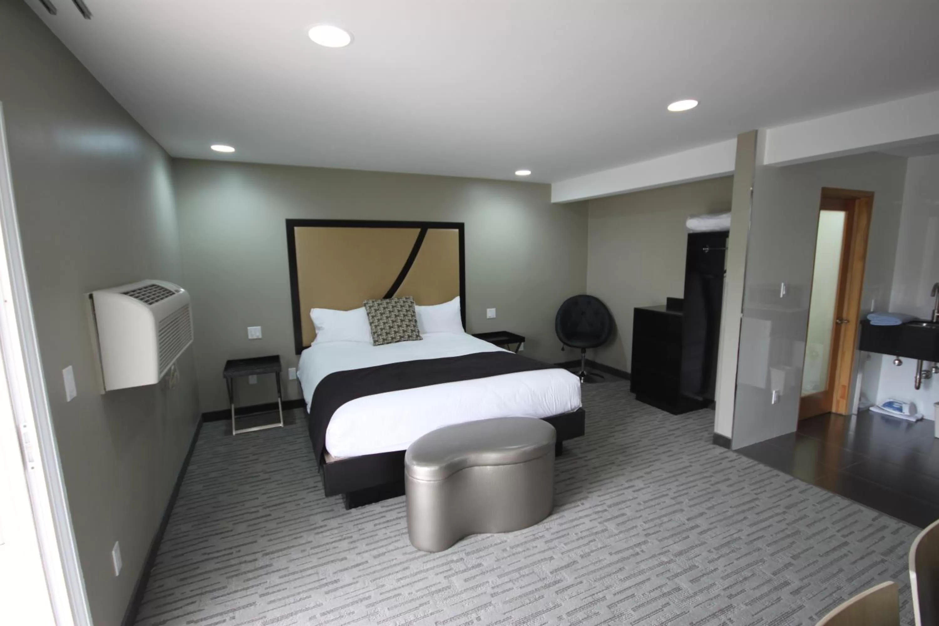 Bed in Grandview Inn