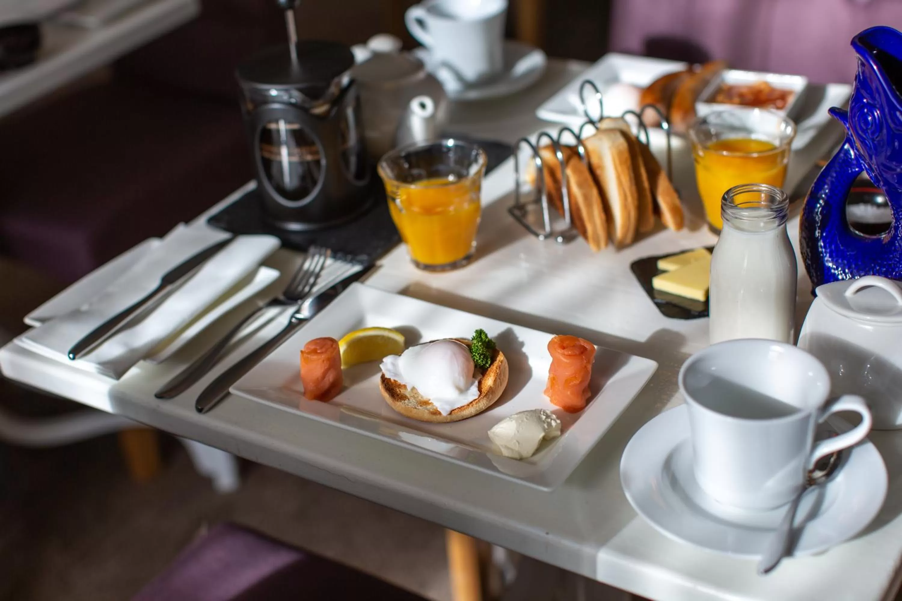 Breakfast in Lyme Townhouse