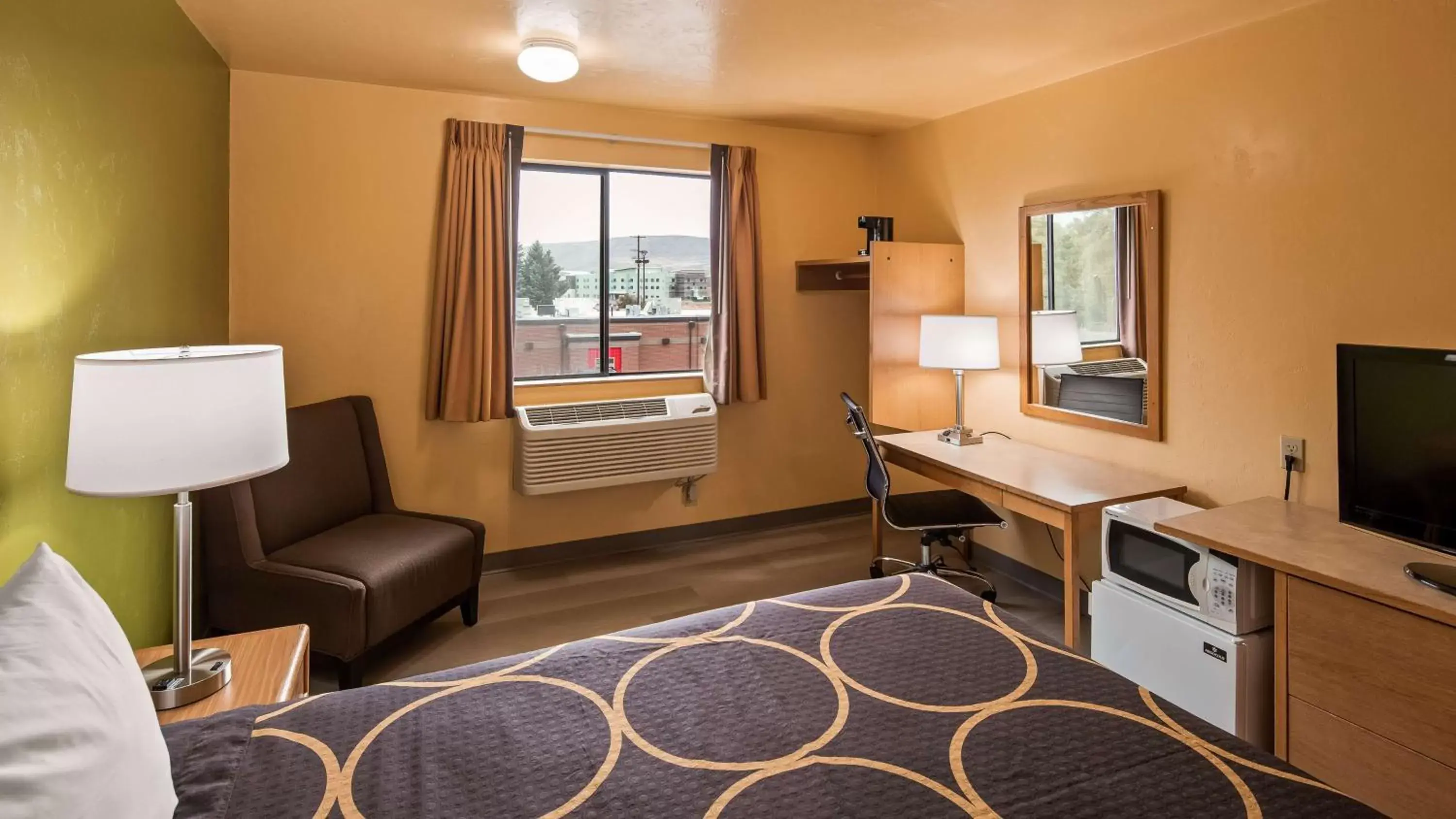 Queen Room - Mobility Access in SureStay Hotel by Best Western Ellensburg Queen Room - Mobility Access in SureStay Hotel by Best Western Ellensburg
