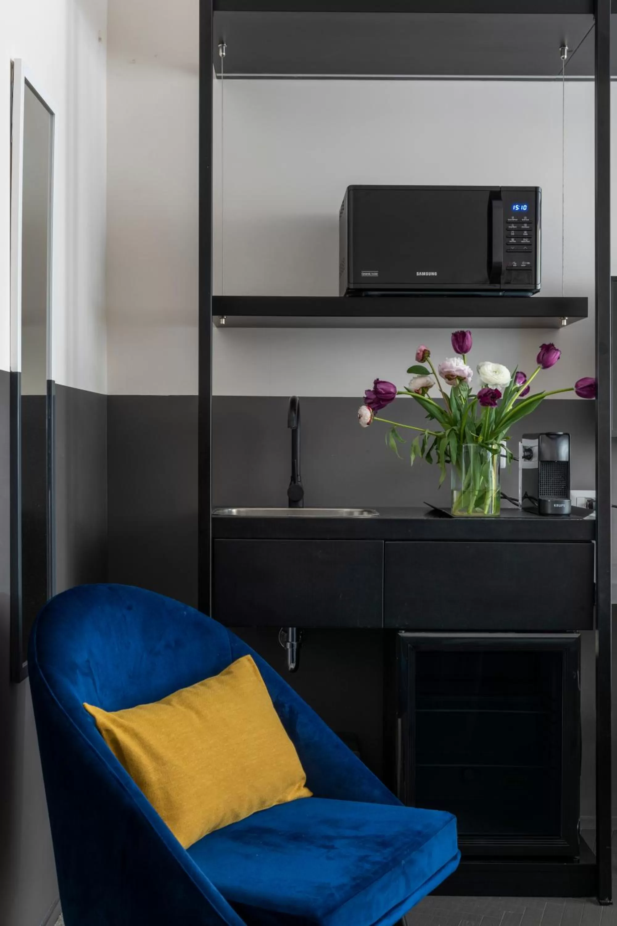 minibar, Bed in MARCANTONIO HOME ROME - Vatican -