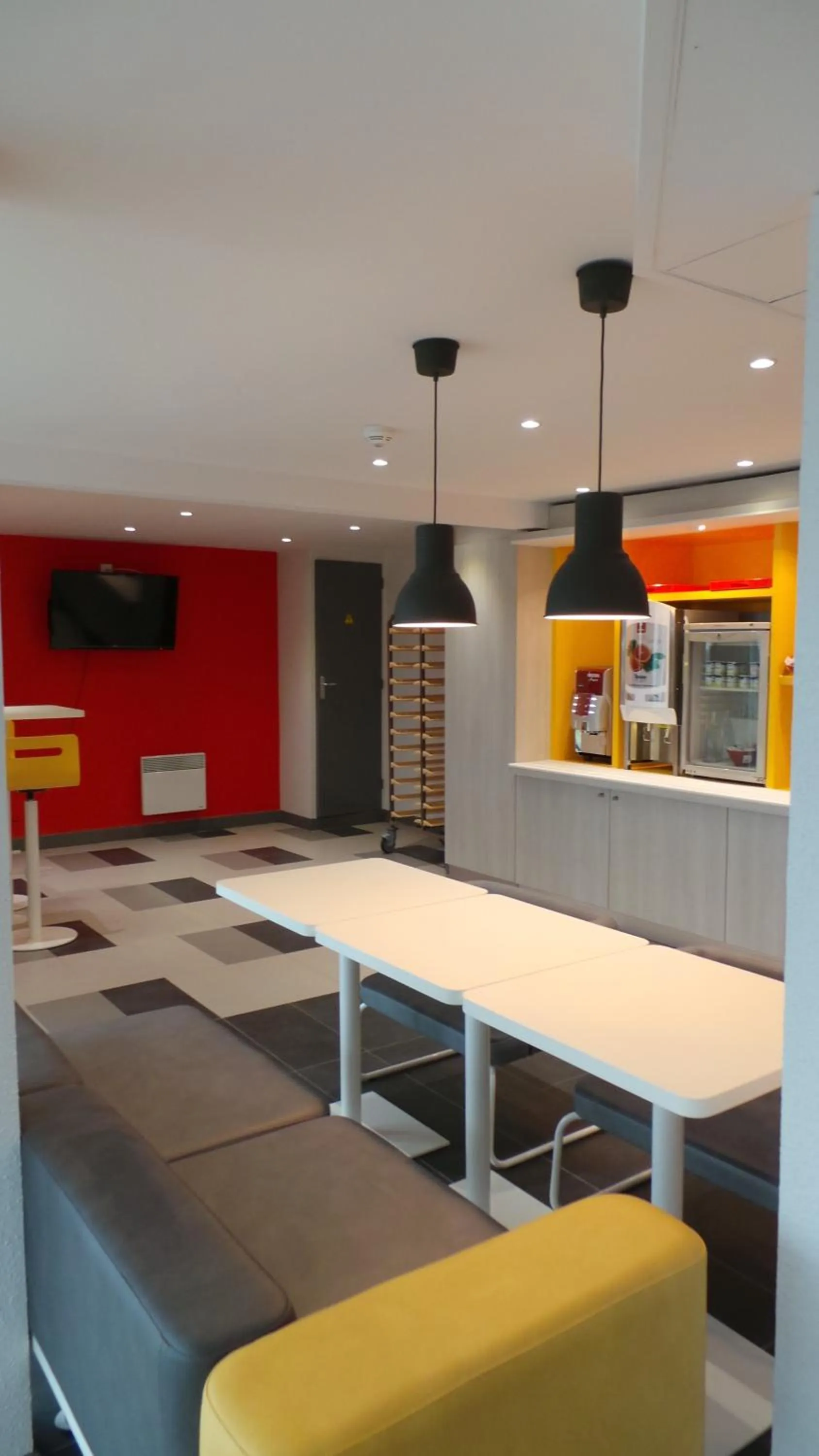 Restaurant/places to eat in Première Classe Amiens